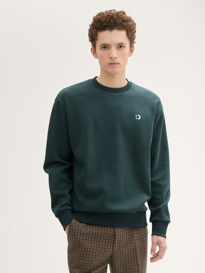 Basic Sweatshirt with A Logo Print_1043701_10362_01