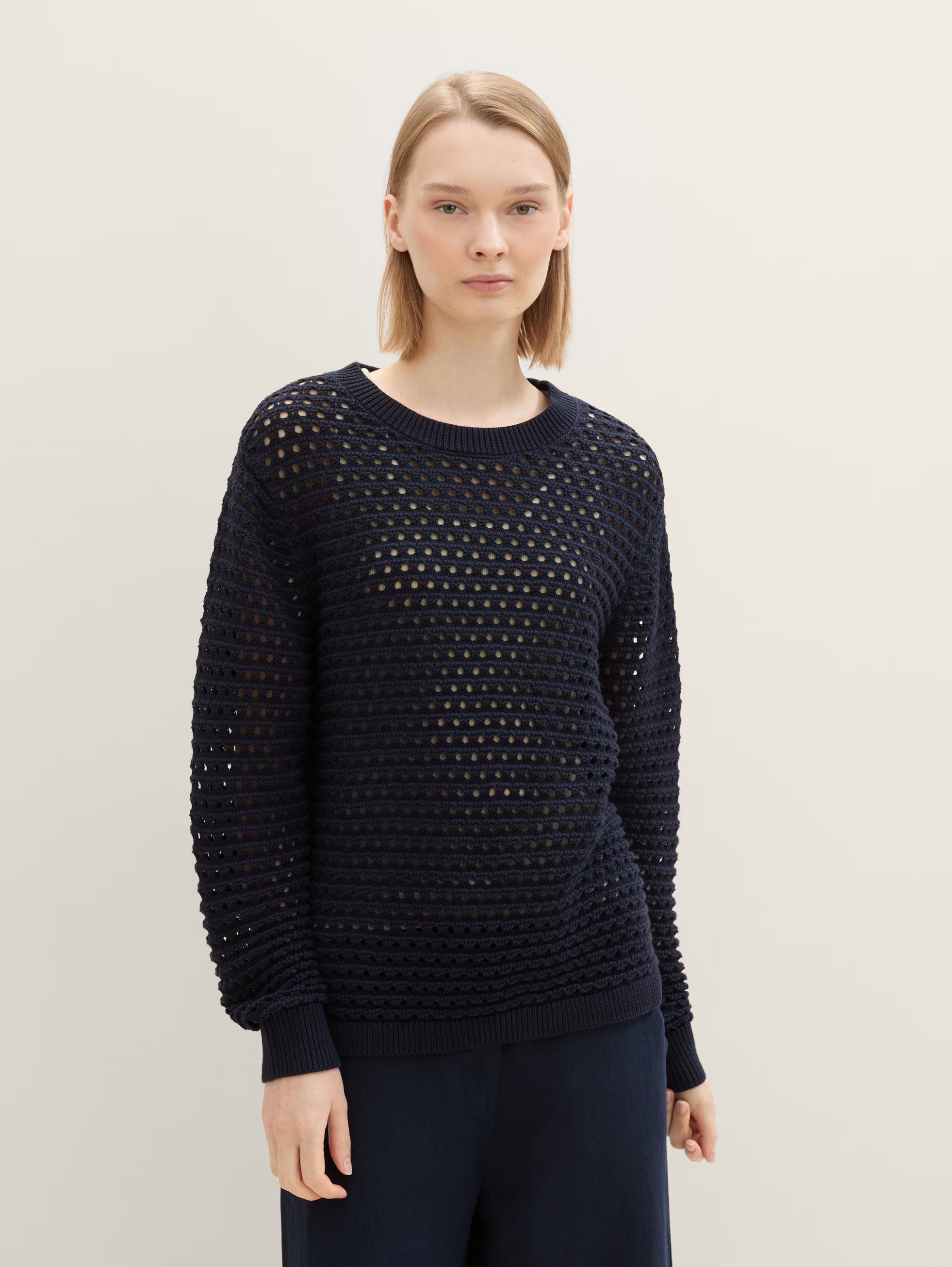 Sweater with An Openwork Pattern_1043712_10668_05