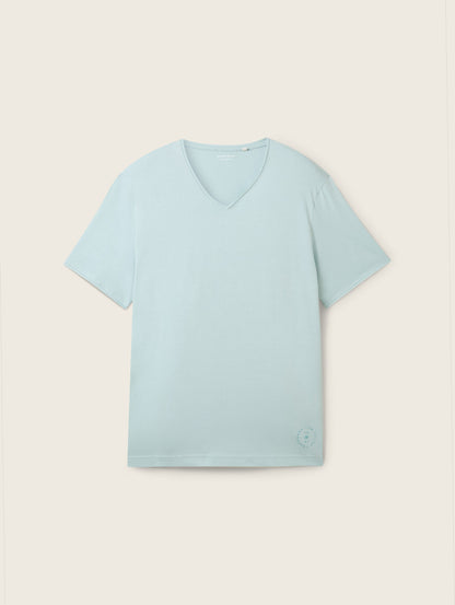 Basic T-Shirt with A V-Neckline_1043718_29999_02