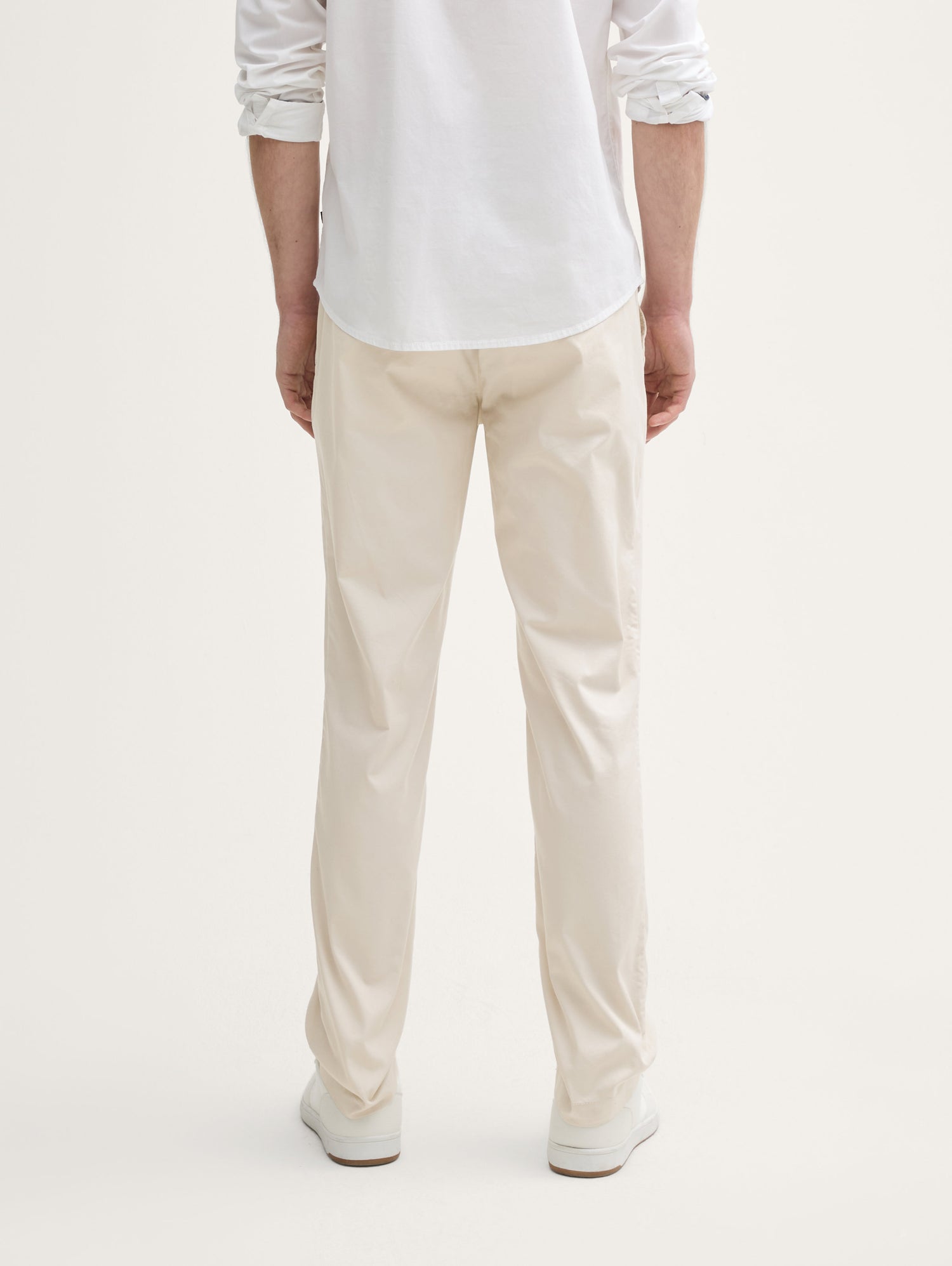 Tom Tailor_Ultralight Regular Fit Chino Trousers_1044711_10336_02