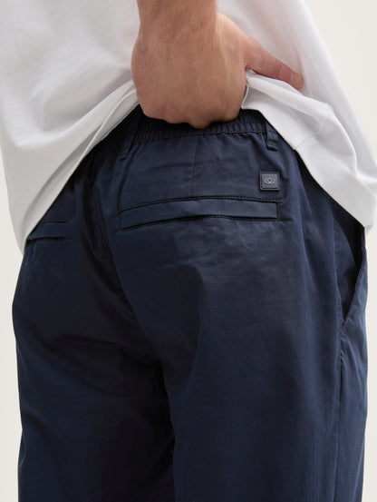 Tom Tailor_Ultralight Regular Fit Chino Trousers_1044711_10668_03