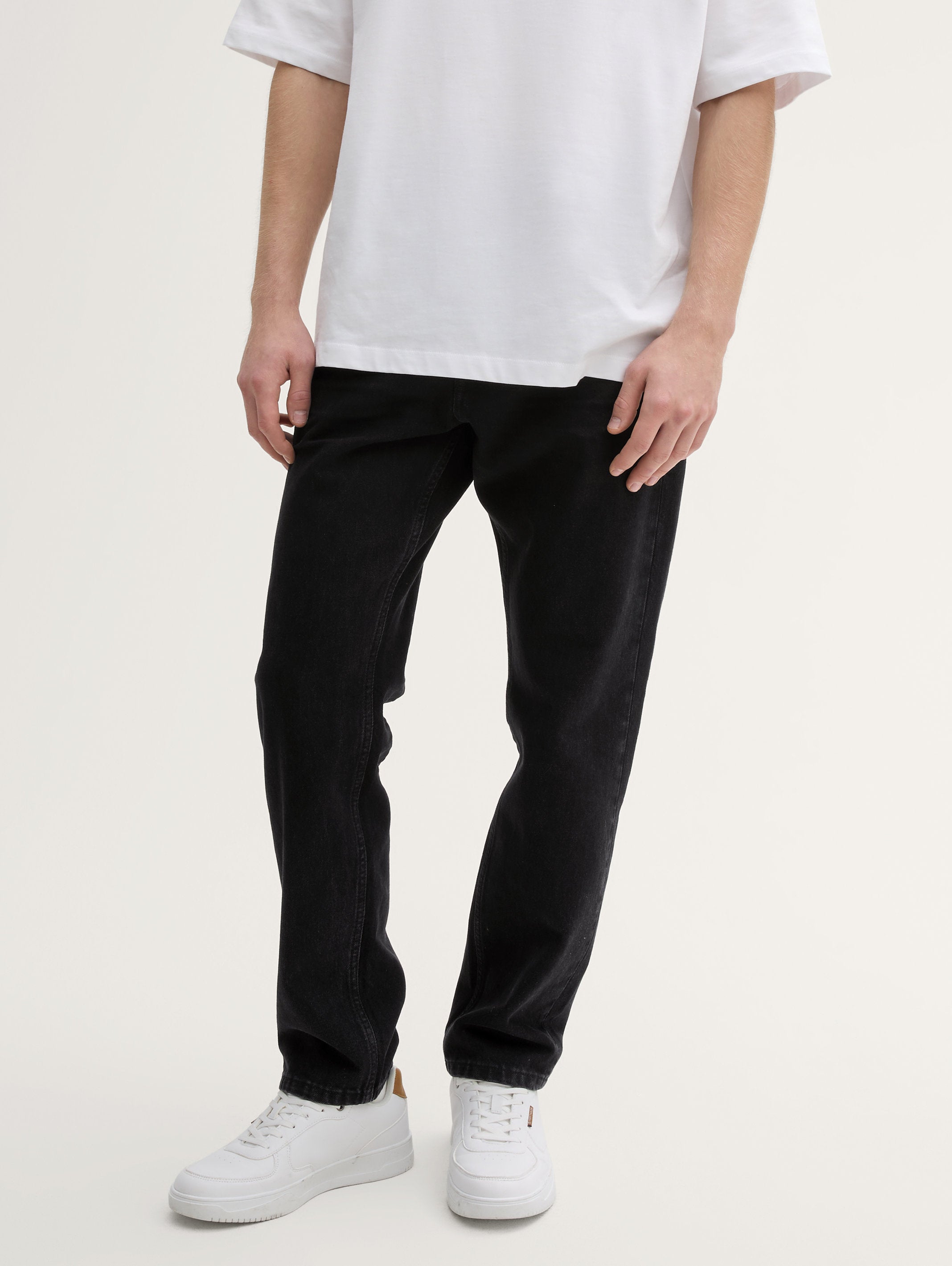 Tom Tailor_Ttwaylen Relaxed Jeans_1044988_10270_04