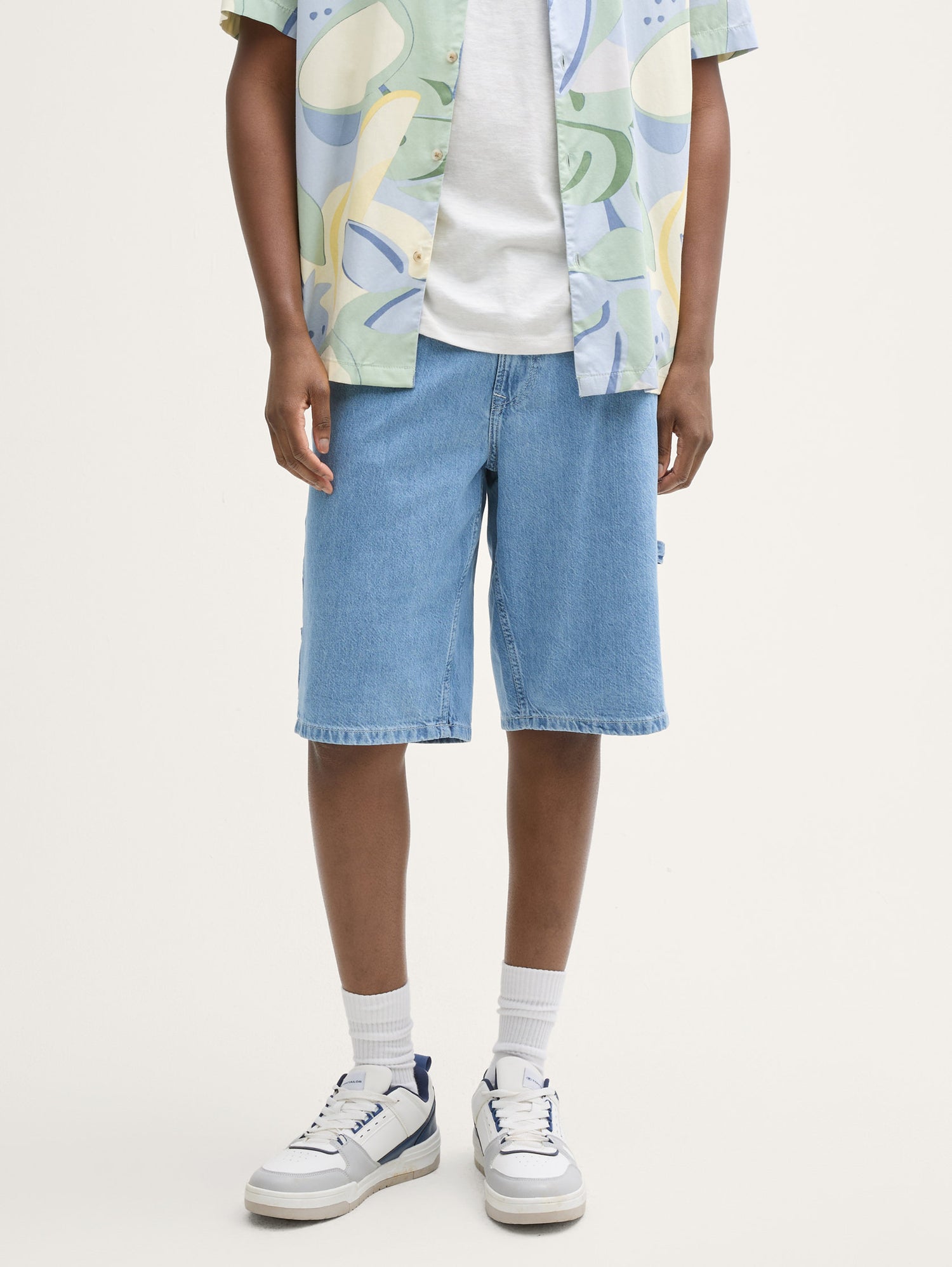 Tom Tailor_Ttwaylen Relaxed Jeans Shorts_1044993_10113_04