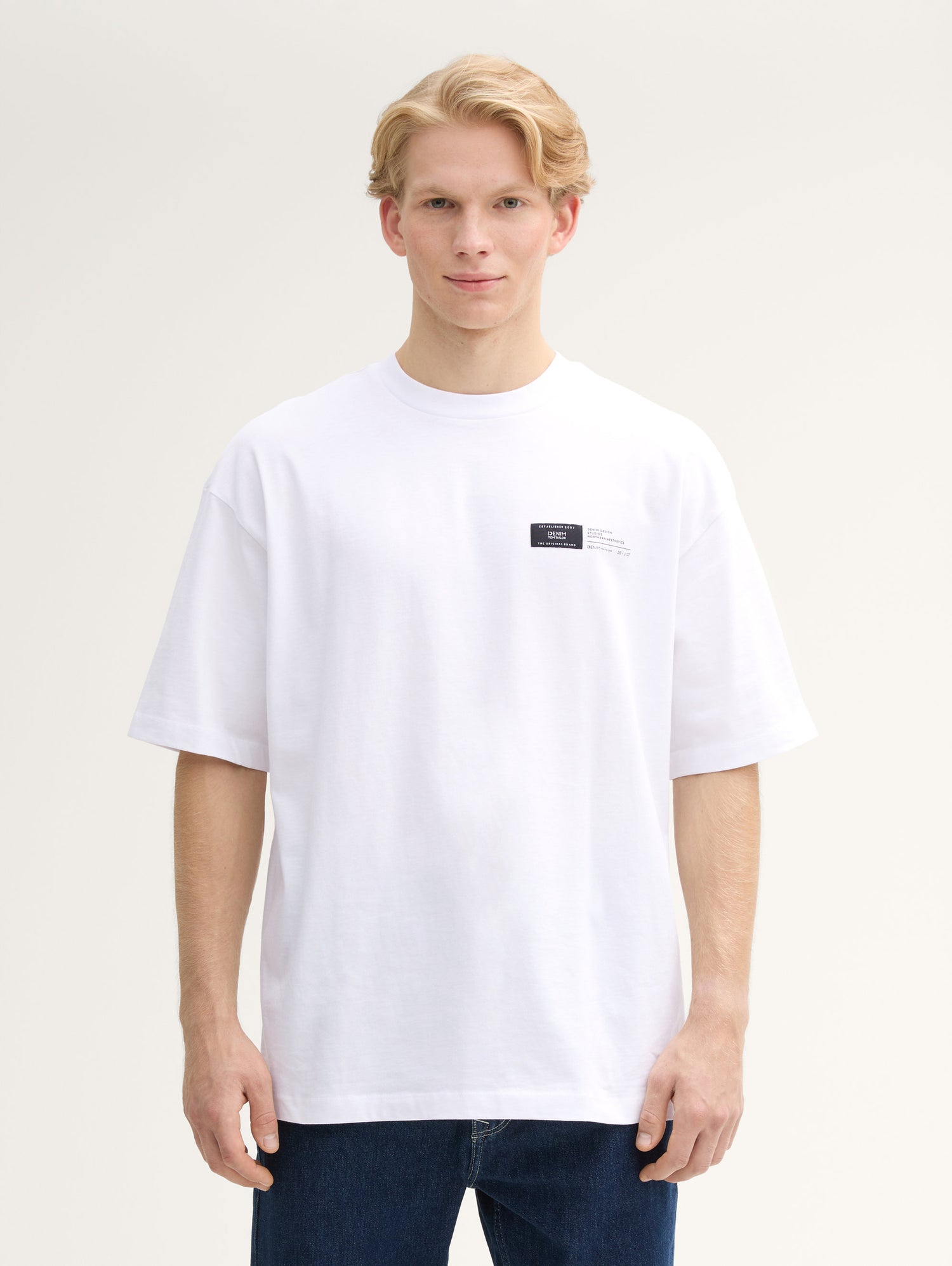 Tom Tailor_Oversize T-Shirt with Back Print_1045028_20000_01