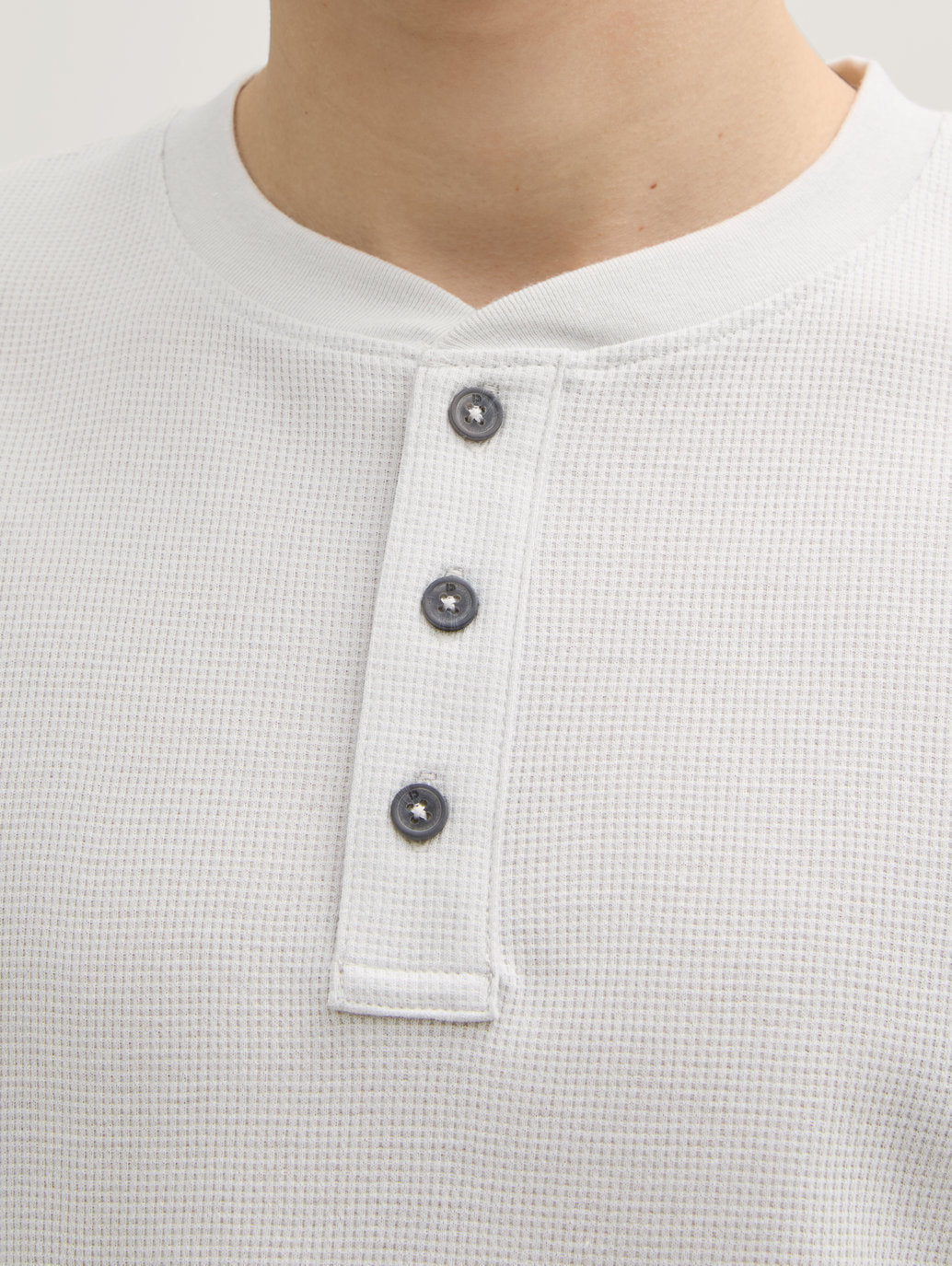 Tom Tailor_Henley T-Shirt with Waffle Texture_1045051_15277_04