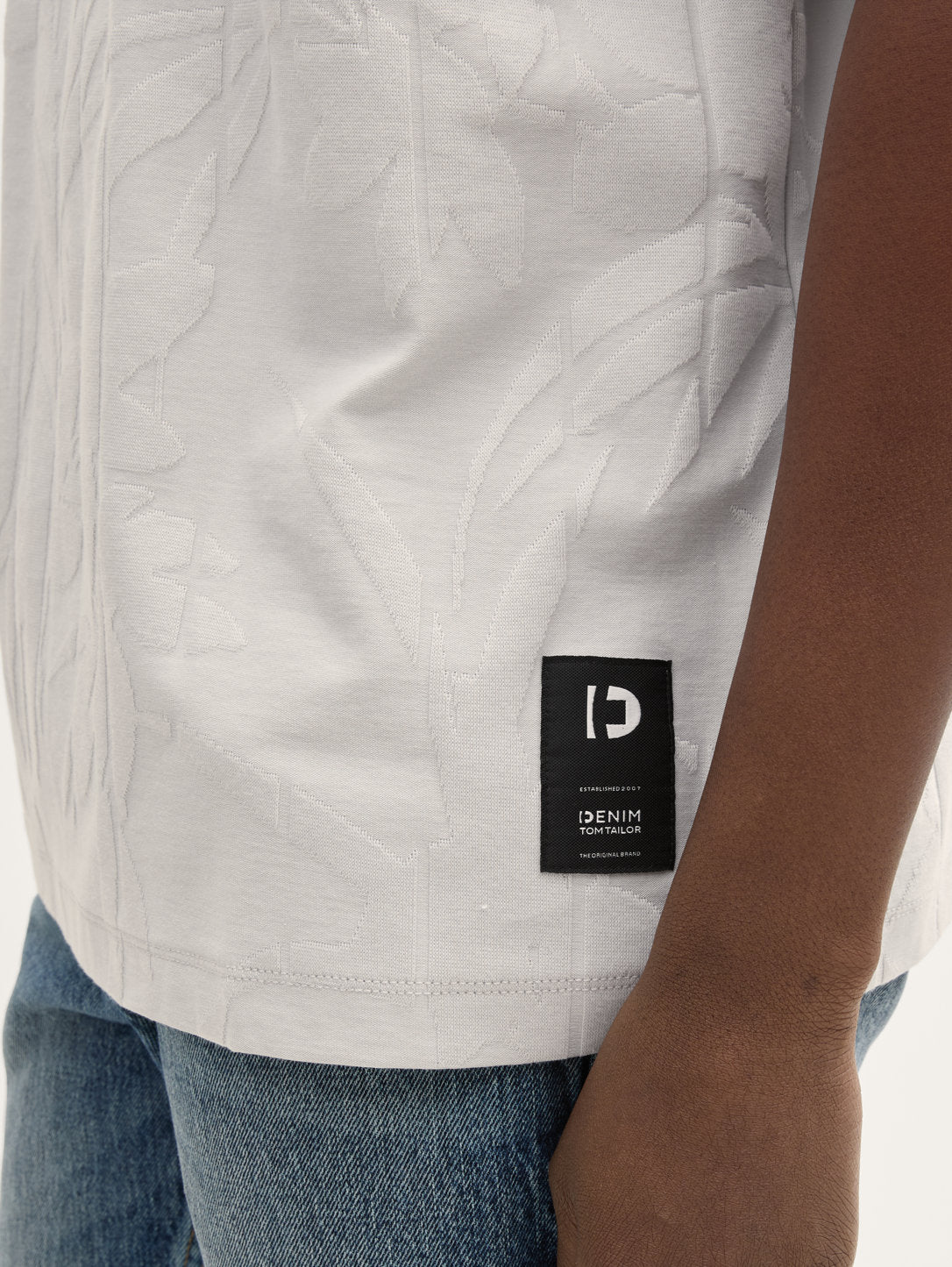 Tom Tailor_Relaxed Fit Jacquard T-Shirt_1045052_37706_04