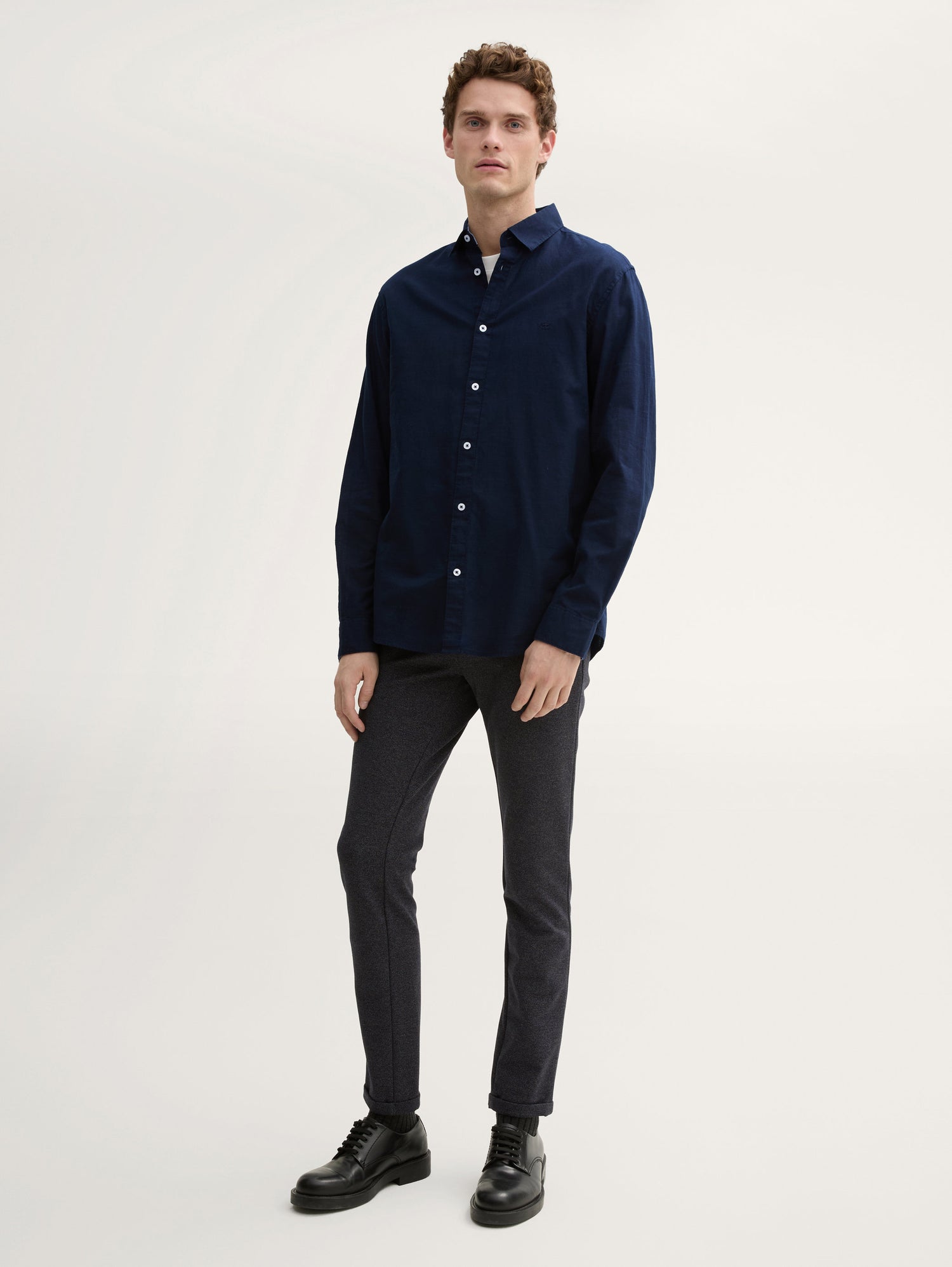 Tom Tailor_Regular Fit Shirt with Logo Embroidery_1045087_10668_02