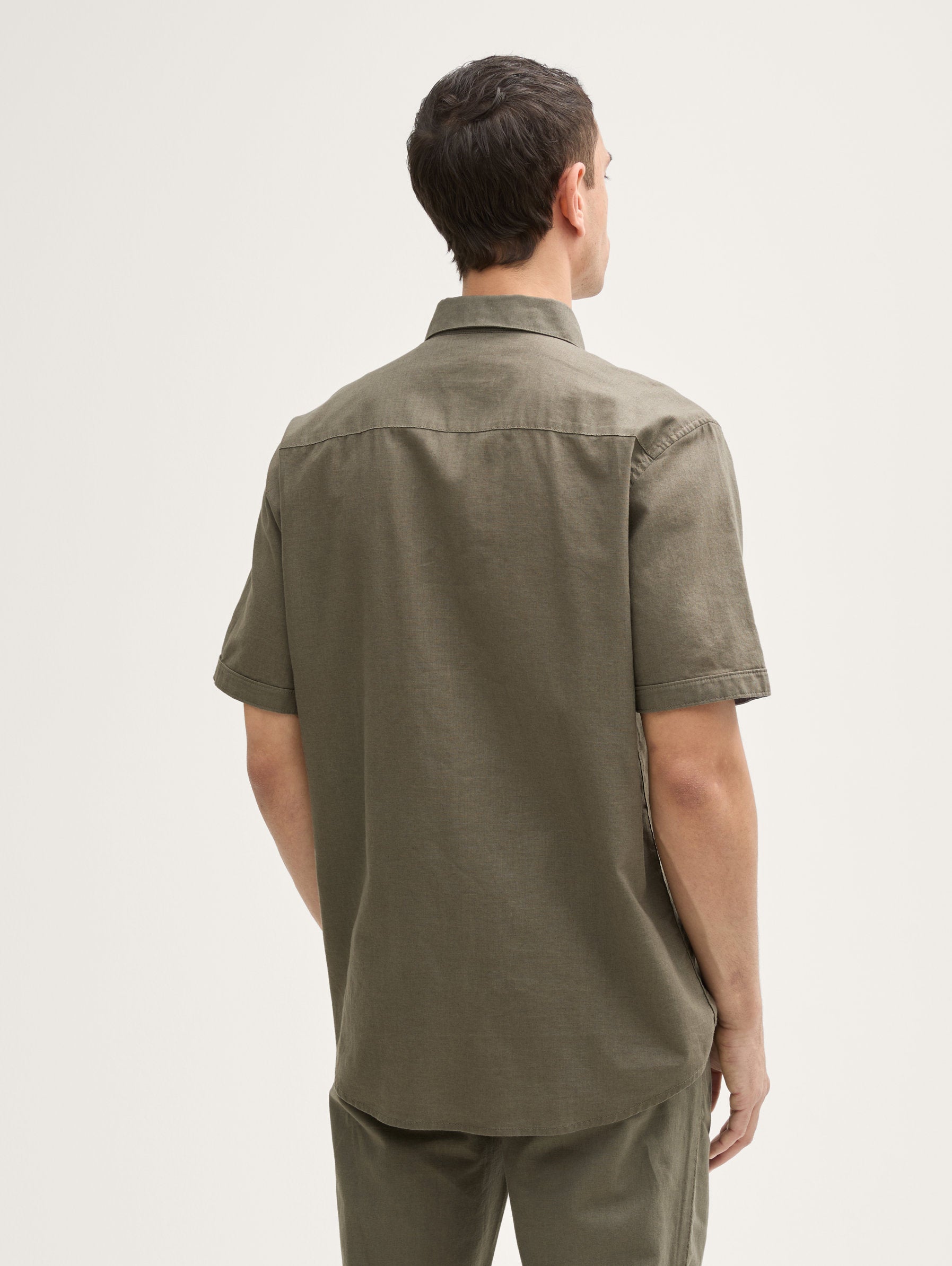 Tom Tailor_Regular Fit Short Sleeve Shirt with Linen Content_1045098_32097_03