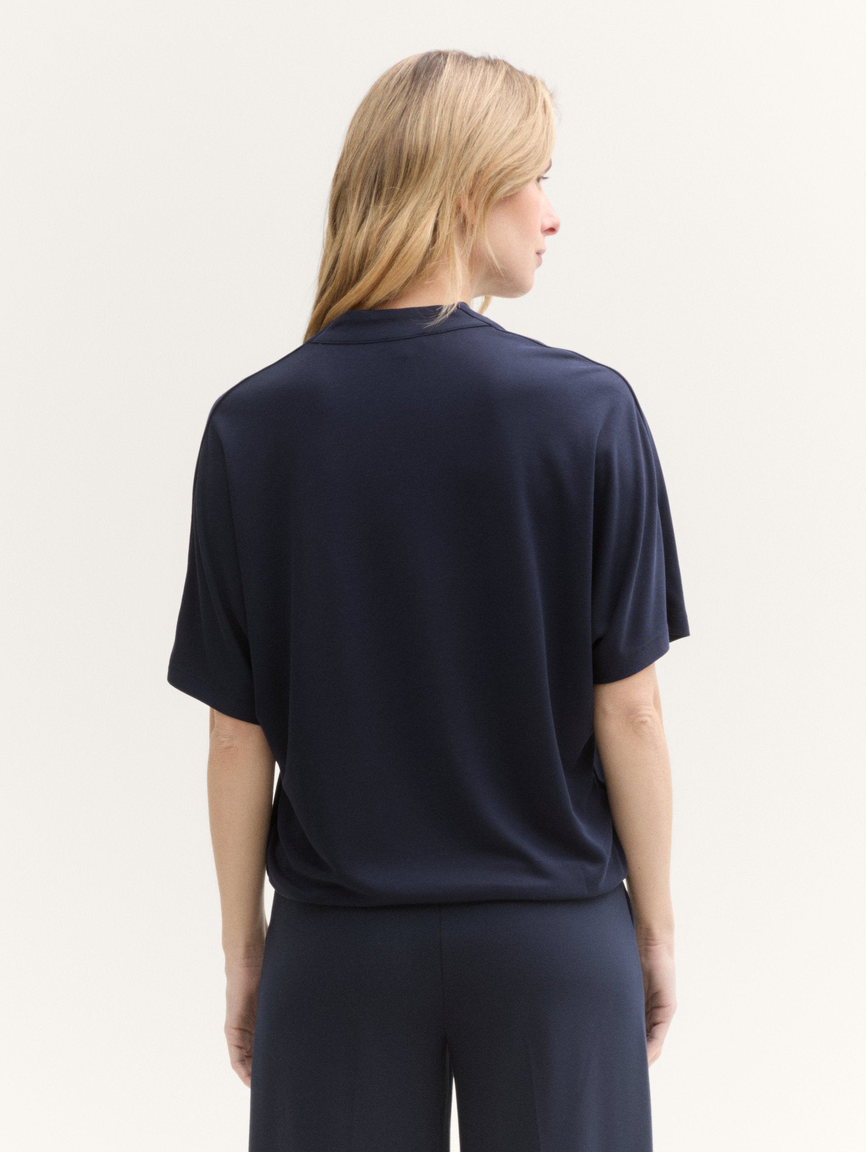 Tom Tailor_T-Shirt with a V-Neckline_1045553_10668_03