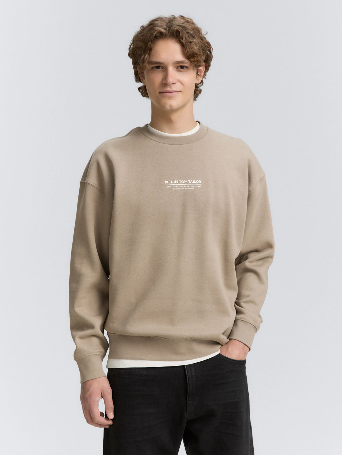 Tom Tailor_0_Relaxed Sweatshirt with Logo Print_1045579_38323_02