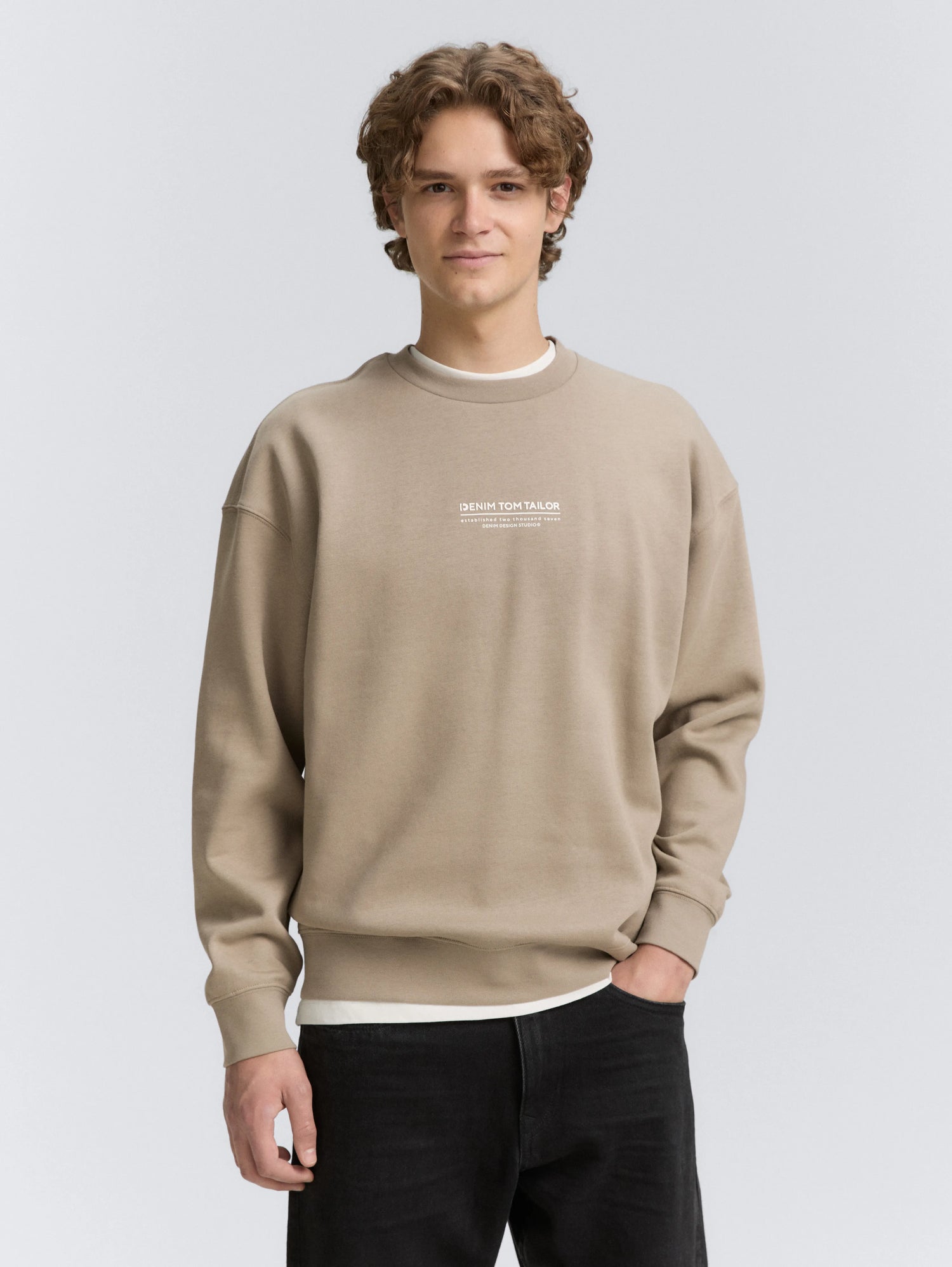 Tom Tailor_0_Relaxed Sweatshirt with Logo Print_1045579_38323_02