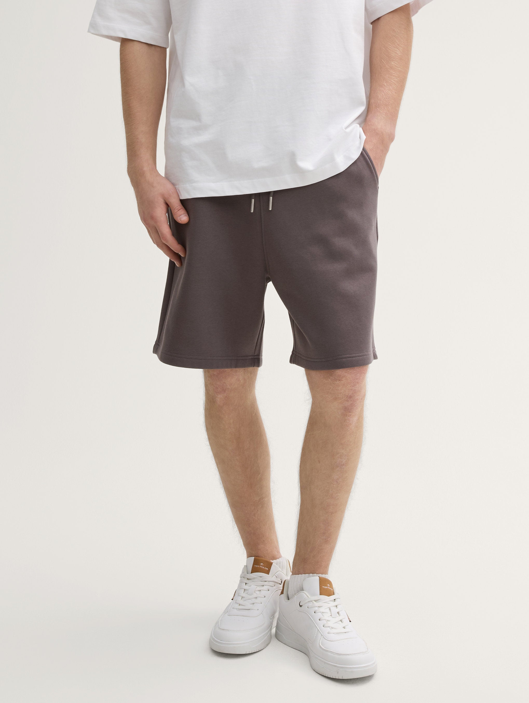 Tom Tailor_Relaxed Fit Jogger Sweat Shorts_1045584_11587_04