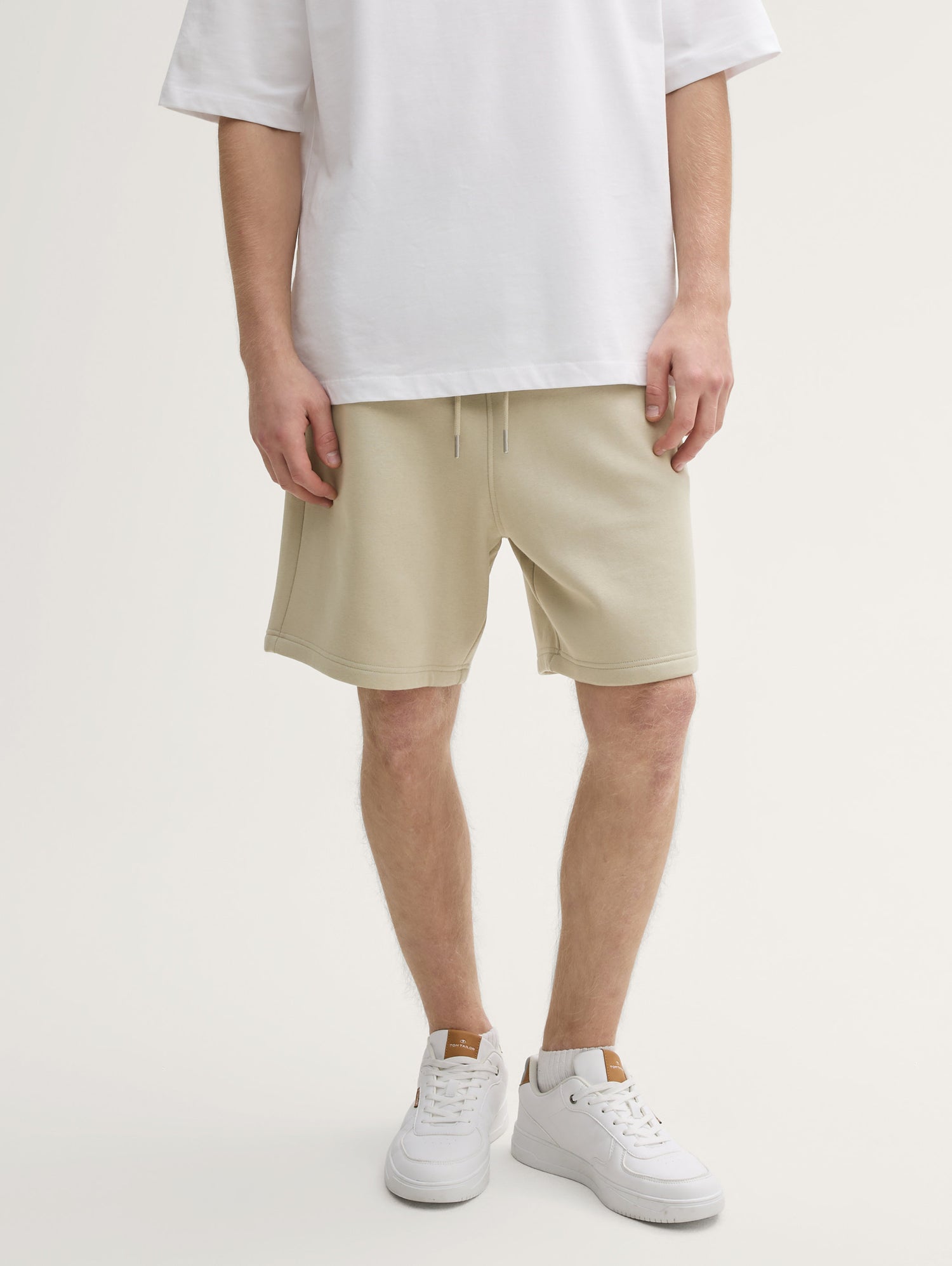 Tom Tailor_Relaxed Fit Jogger Sweat Shorts_1045584_35723_04