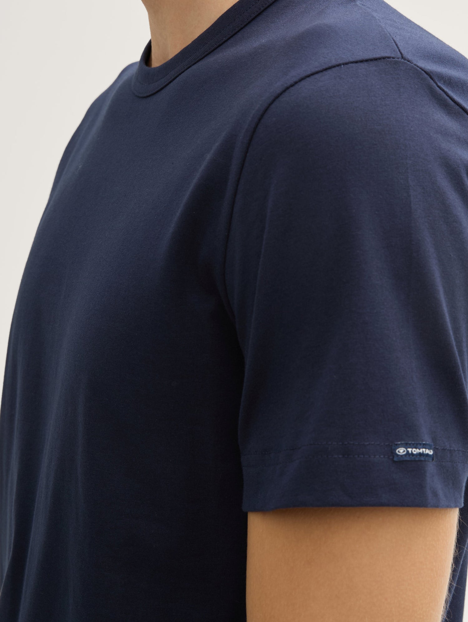 Tom Tailor_Slim Fit T-Shirt with Stretch_1045626_10668_04