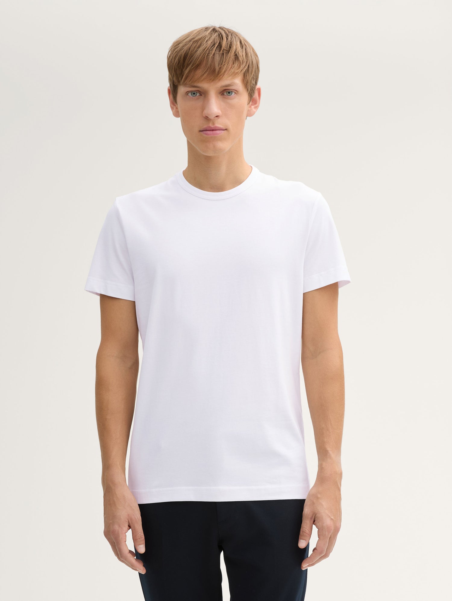 Tom Tailor_Slim Fit T-Shirt with Stretch_1045626_20000_01