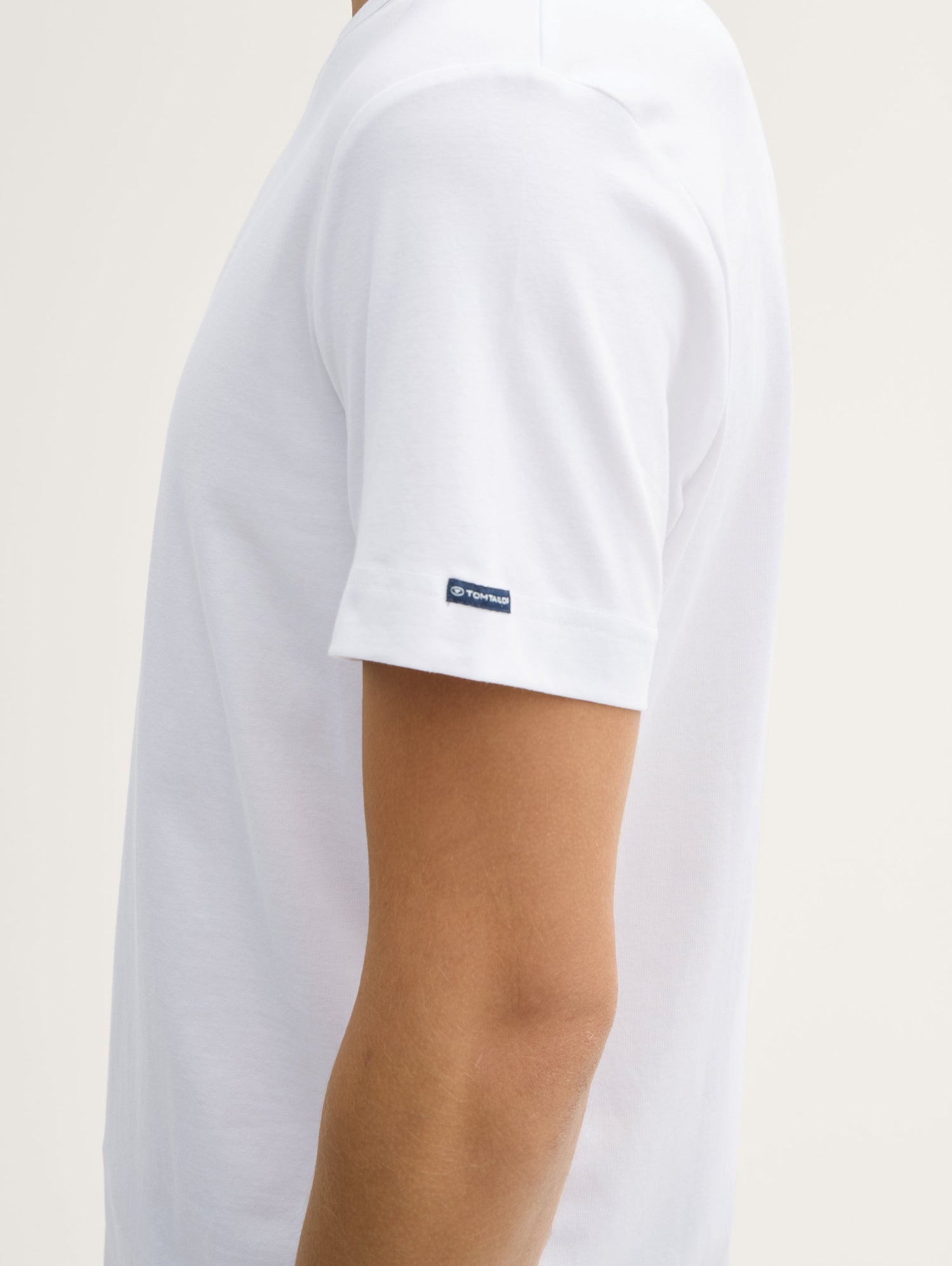 Tom Tailor_Slim Fit T-Shirt with Stretch_1045626_20000_04