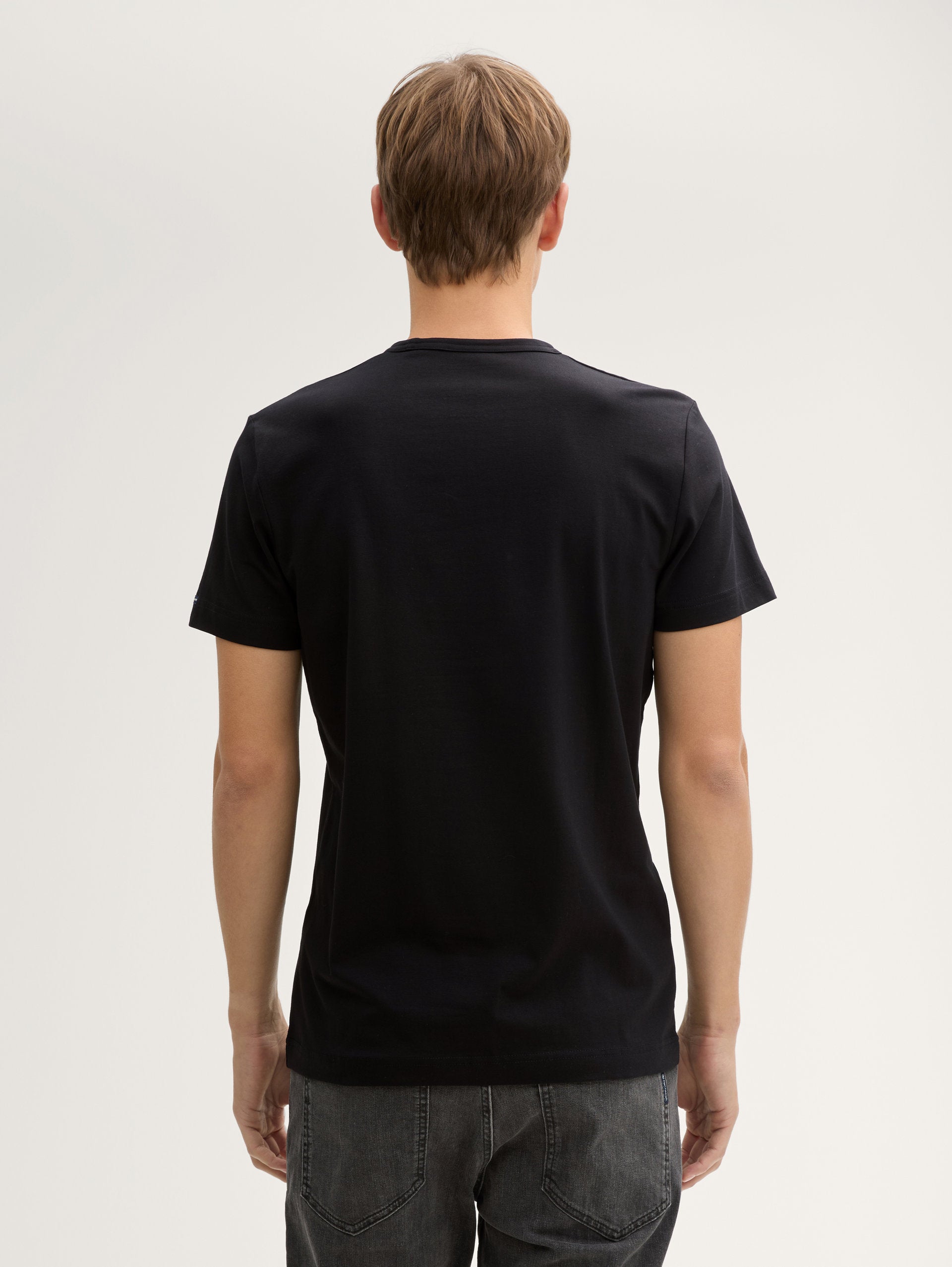 Tom Tailor_Slim Fit T-Shirt with Stretch_1045626_29999_03