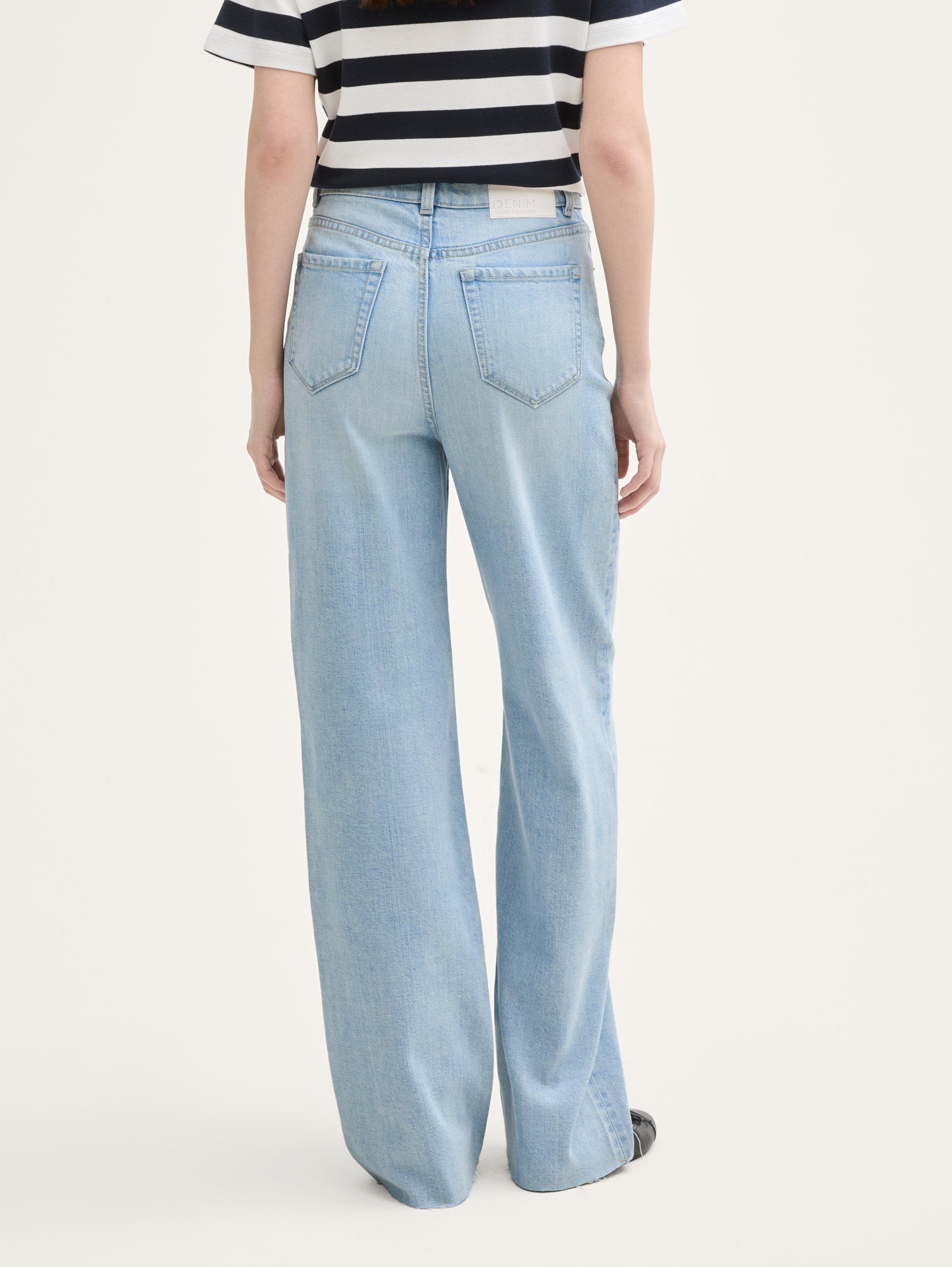 Tom Tailor_Wide Leg Jeans with Stretch_1045649_10112_02