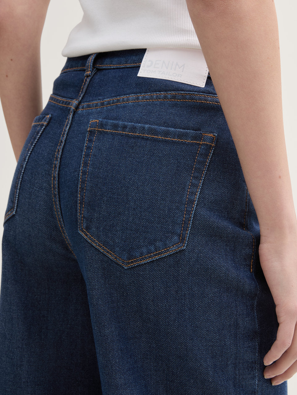 Tom Tailor_Wide Leg Jeans with Stretch_1045649_10114_03