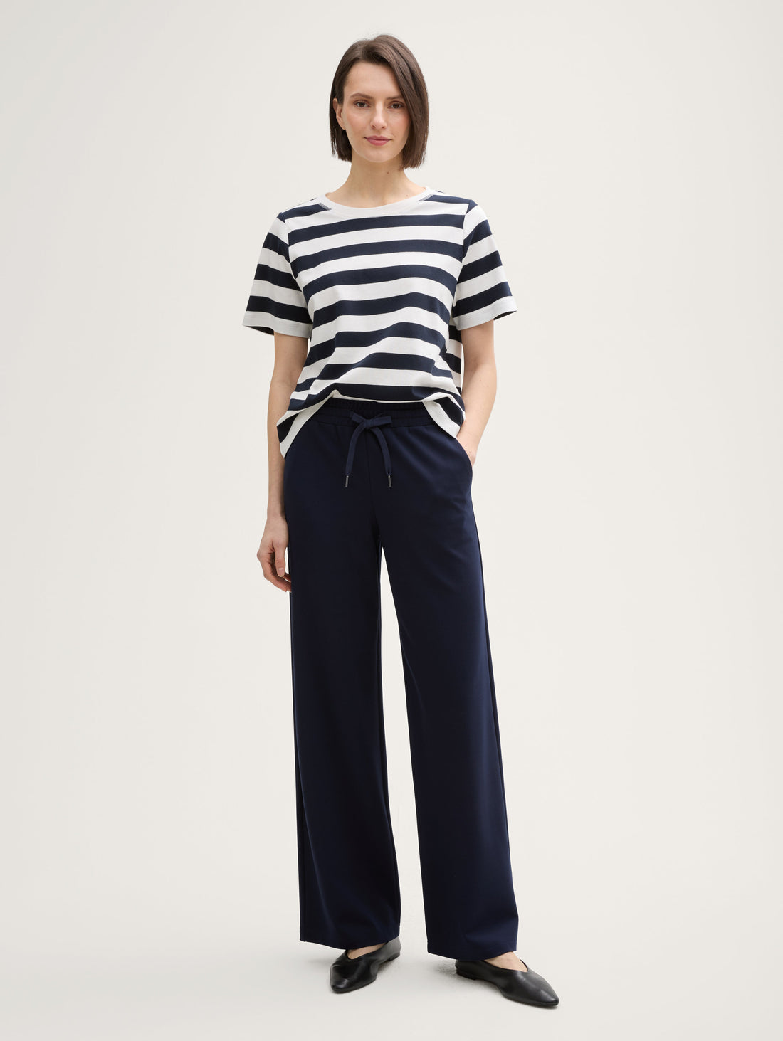 Tom Tailor_Loose Fit Wide Leg Trousers_1045835_10668_01