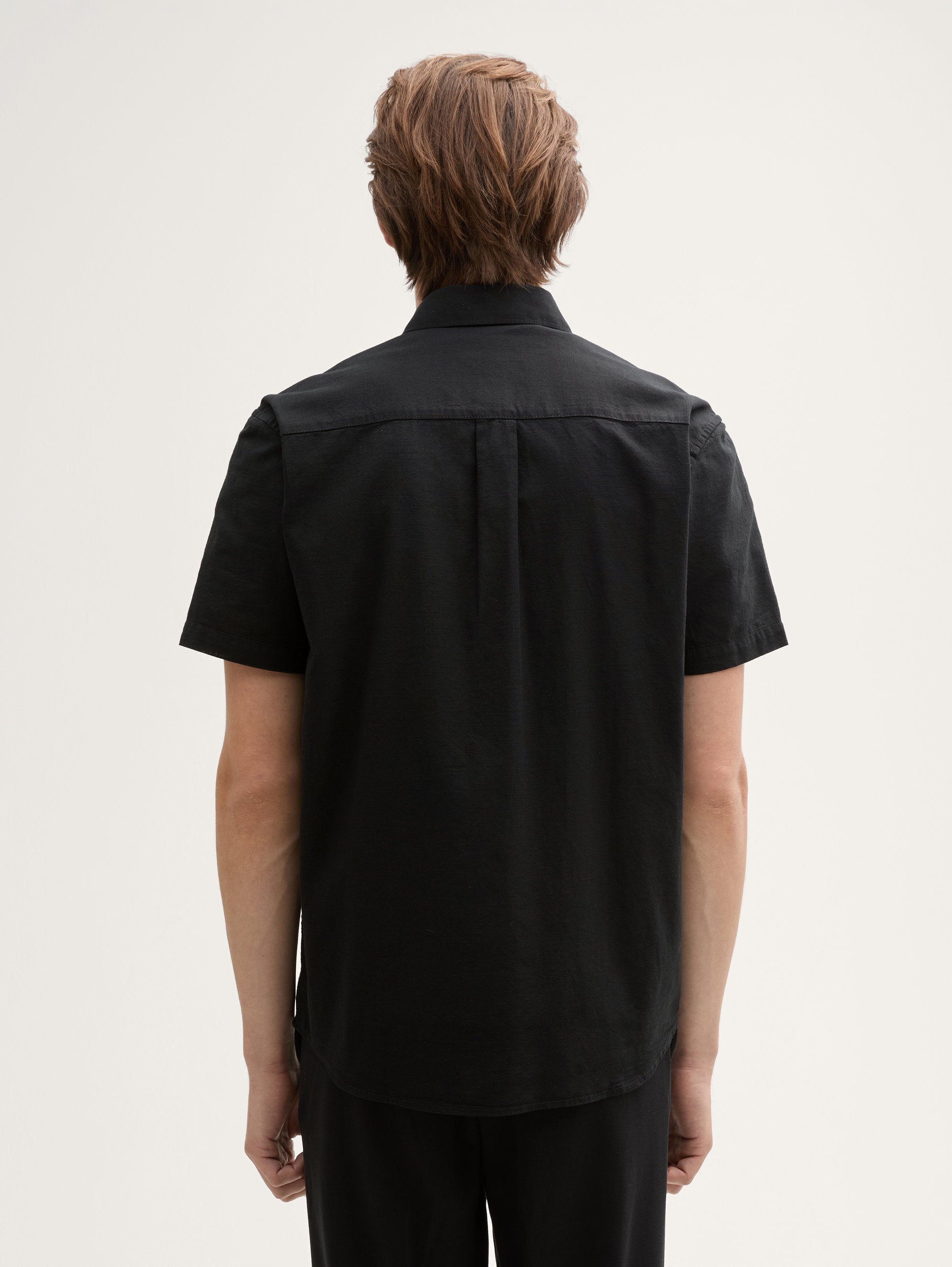 Tom Tailor_Relaxed Fit Short Sleeve Shirt with Breast Pocket_1045977_29999_03