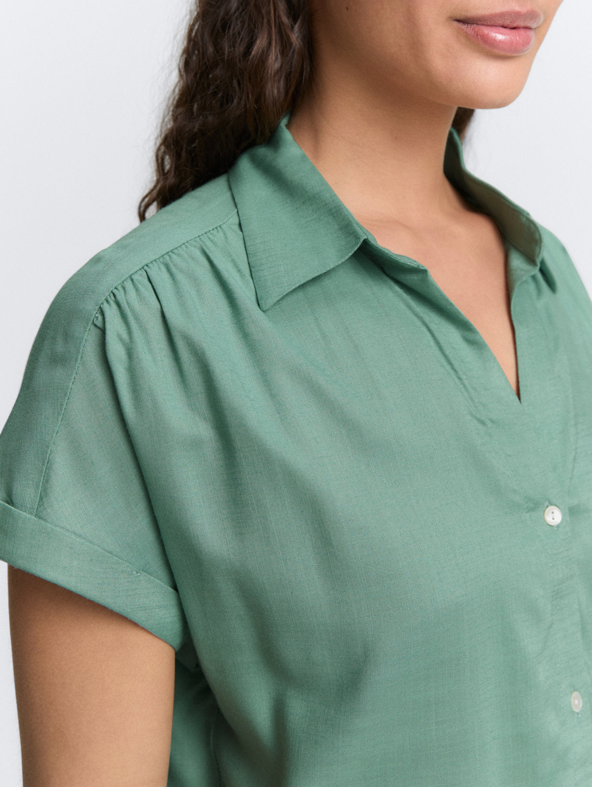 Tom Tailor_Loose-Fit Viscose Blouse_1046191_13010_04