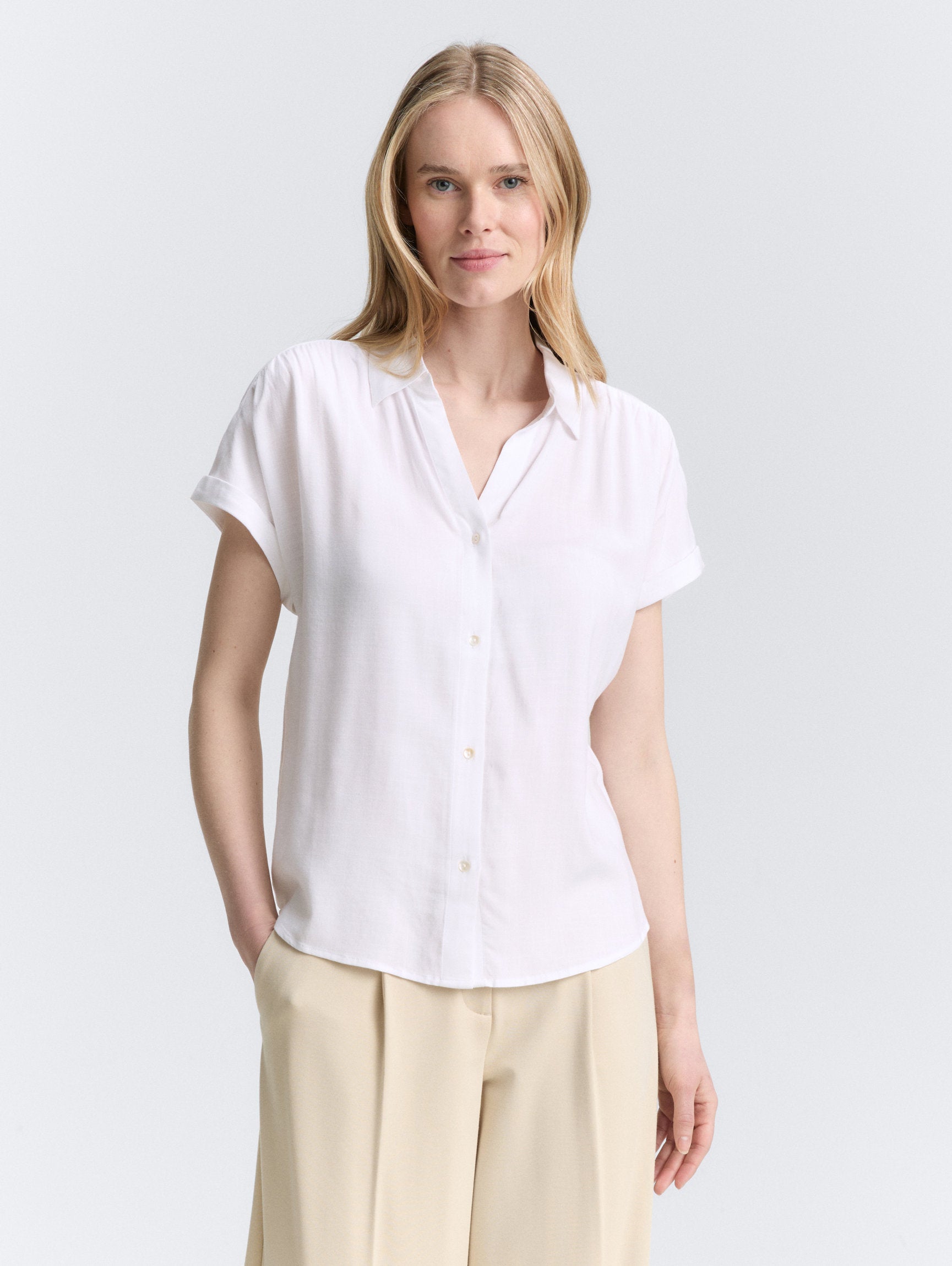 Tom Tailor_Loose-Fit Viscose Blouse_1046191_20000_01