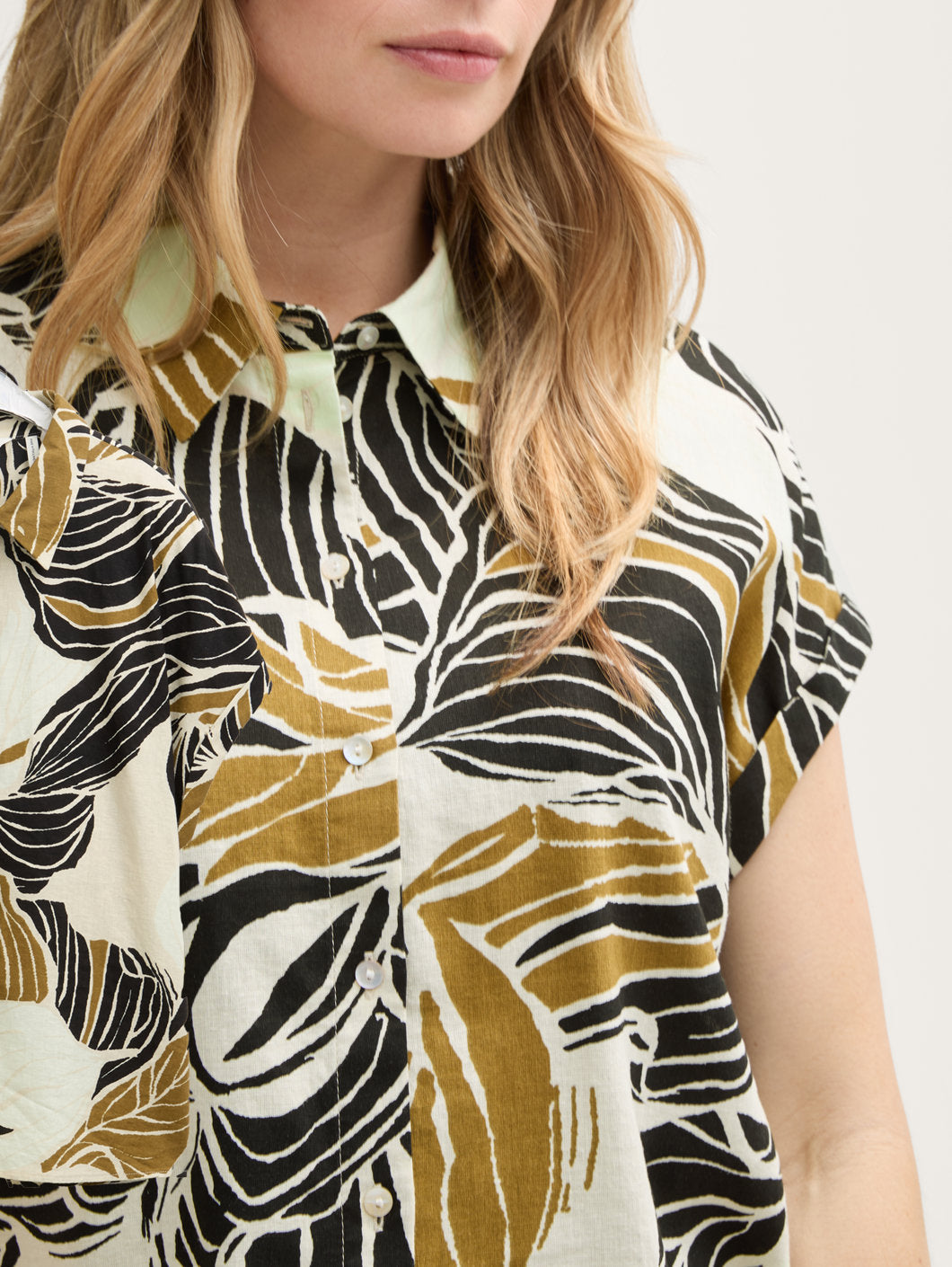 Tom Tailor_Loose Fit Blouse with Linen Content_1046207_37999_04