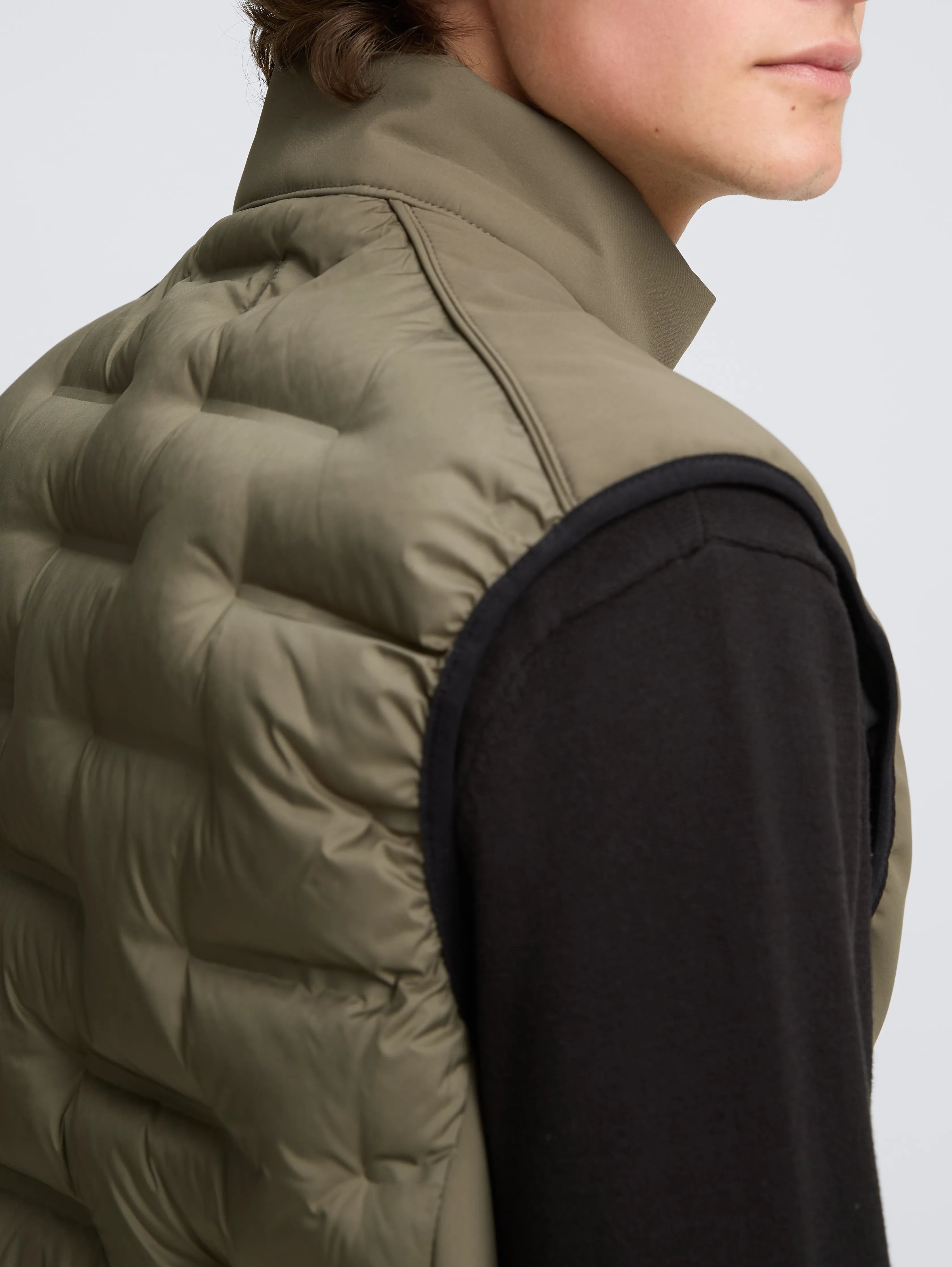 Tom Tailor_0_Hybrid Quilted Waistcoat with Stand-Up Collar_1046264_11848_05