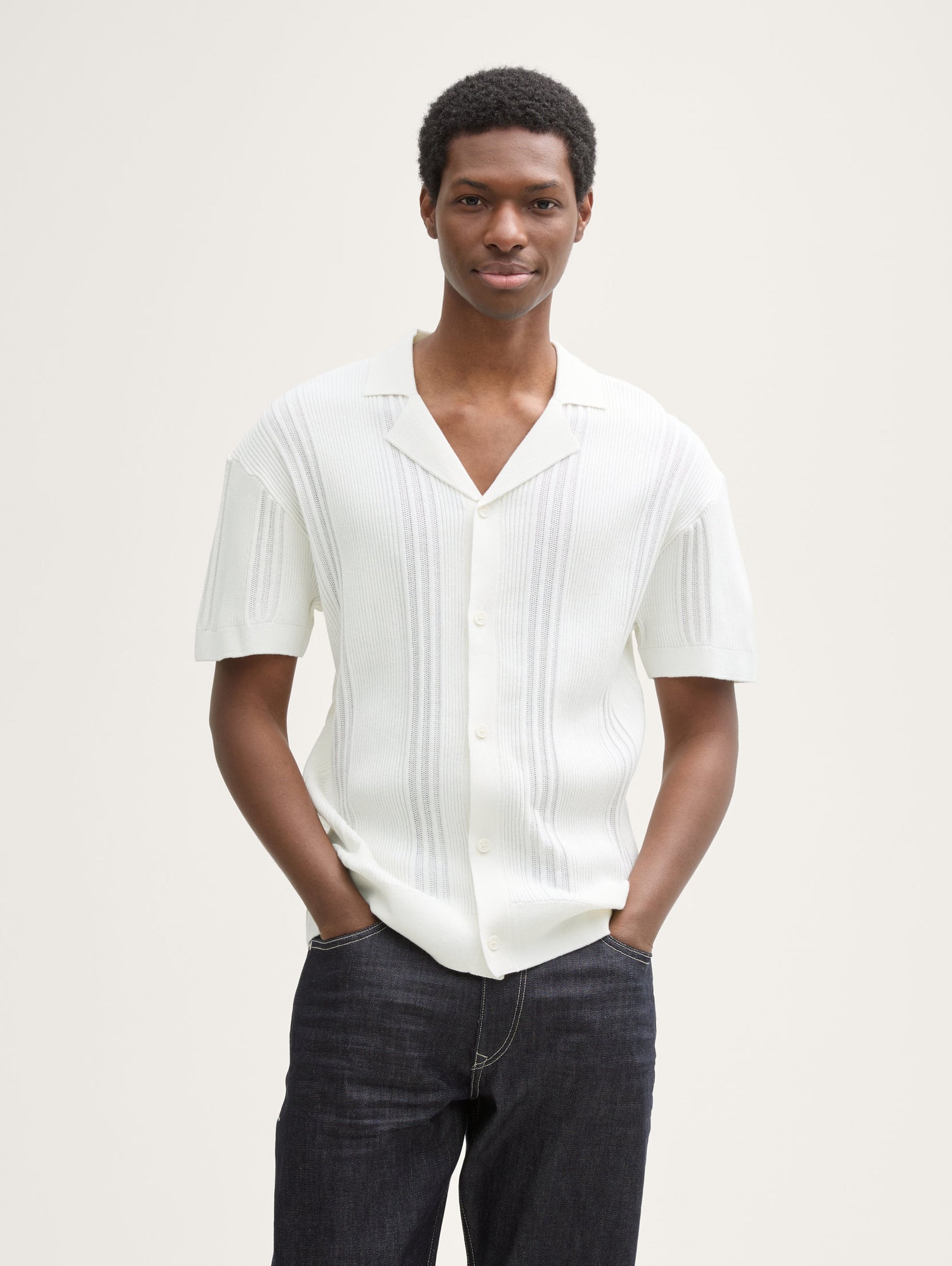 Tom Tailor_Relaxed Fit Knitted Shirt in a Polo Look_1046309_10332_01