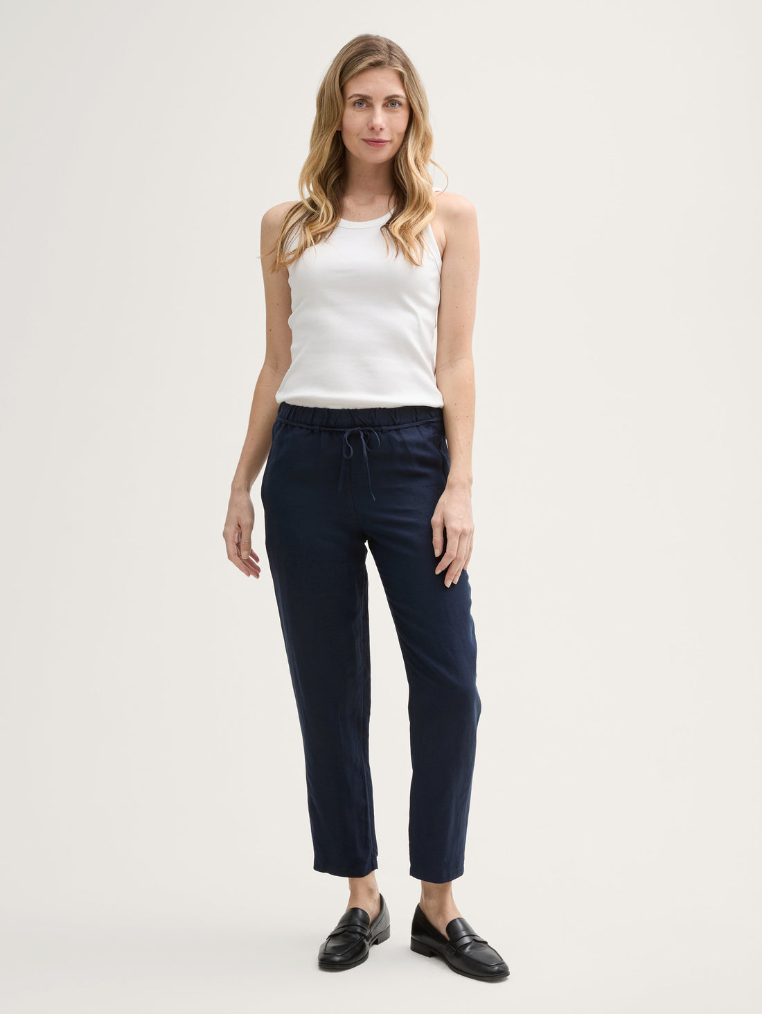 Tom Tailor_Loose Slim Trousers with Linen Content_1046498_10668_01