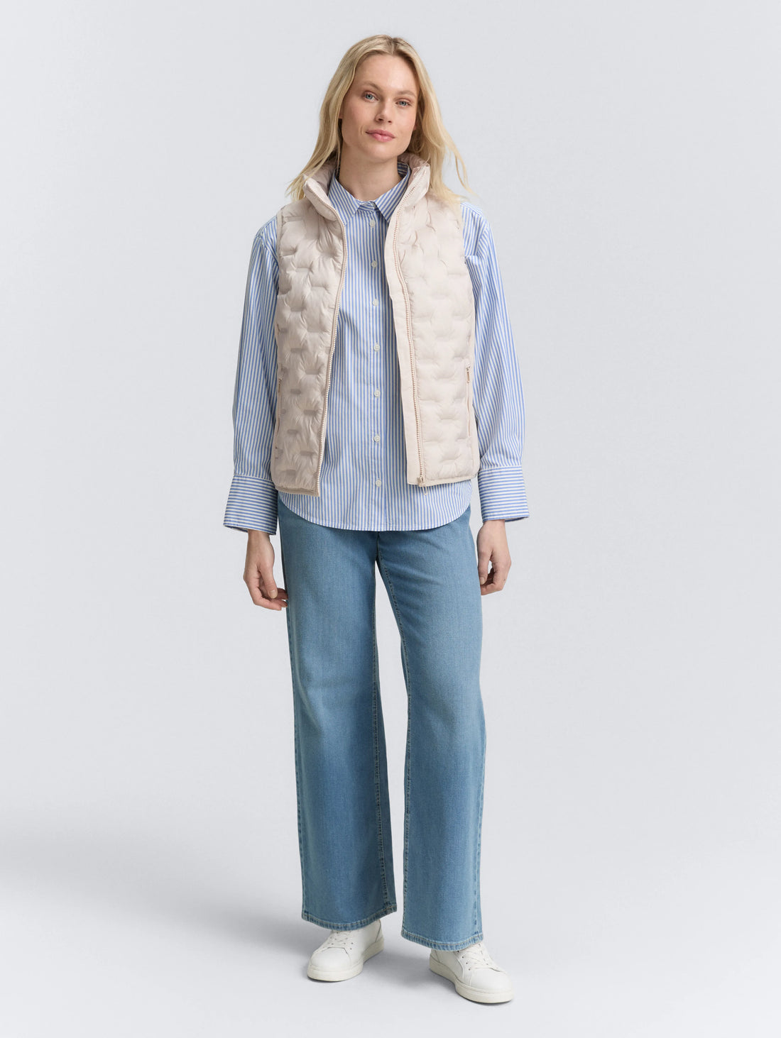 Tom Tailor_0_Lightweight Quilted Waistcoat with Stand-Up Collar_1046589_27609_03