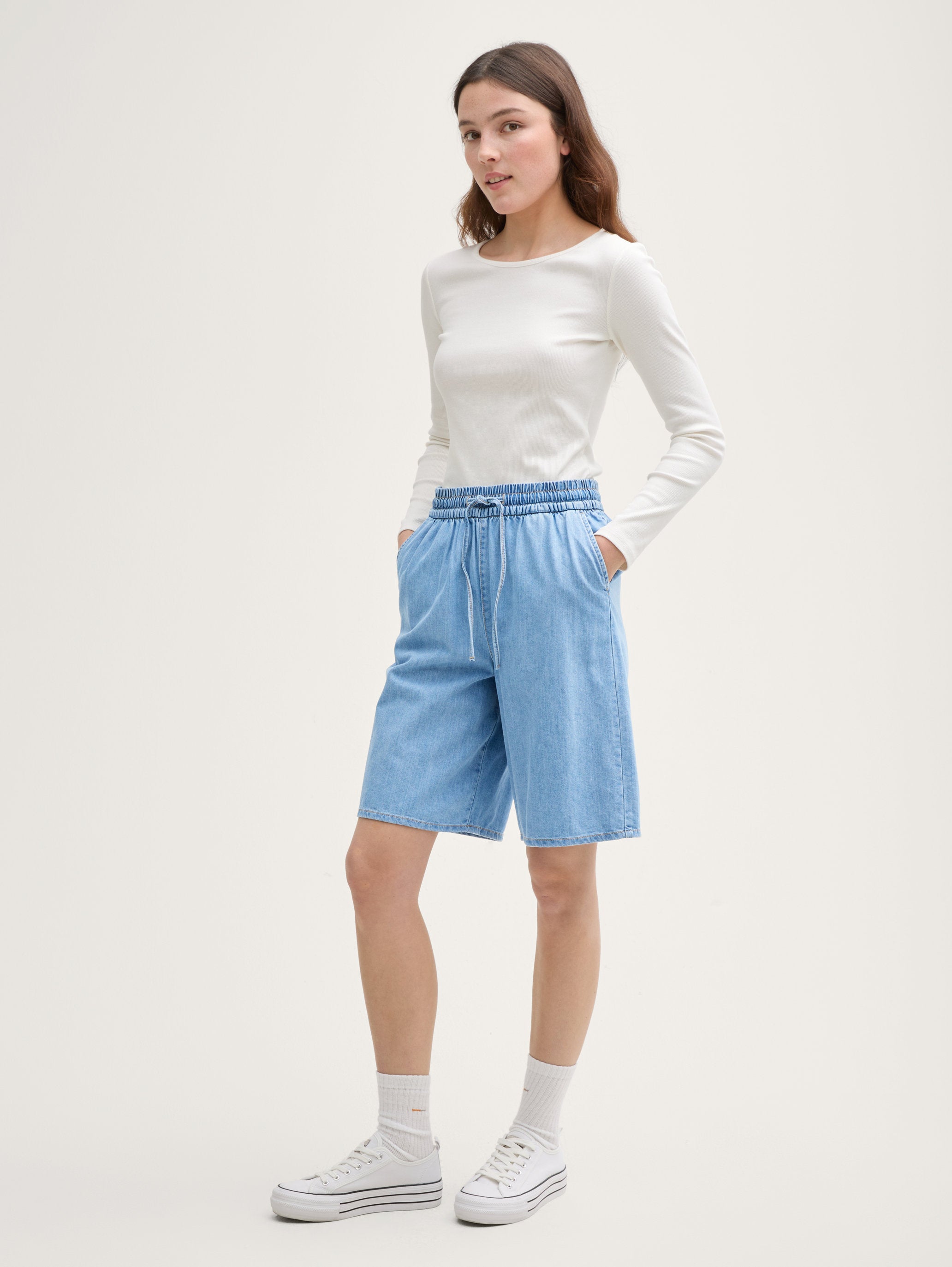 Tom Tailor_Relaxed Bermuda Jeans Shorts_1046701_10117_01