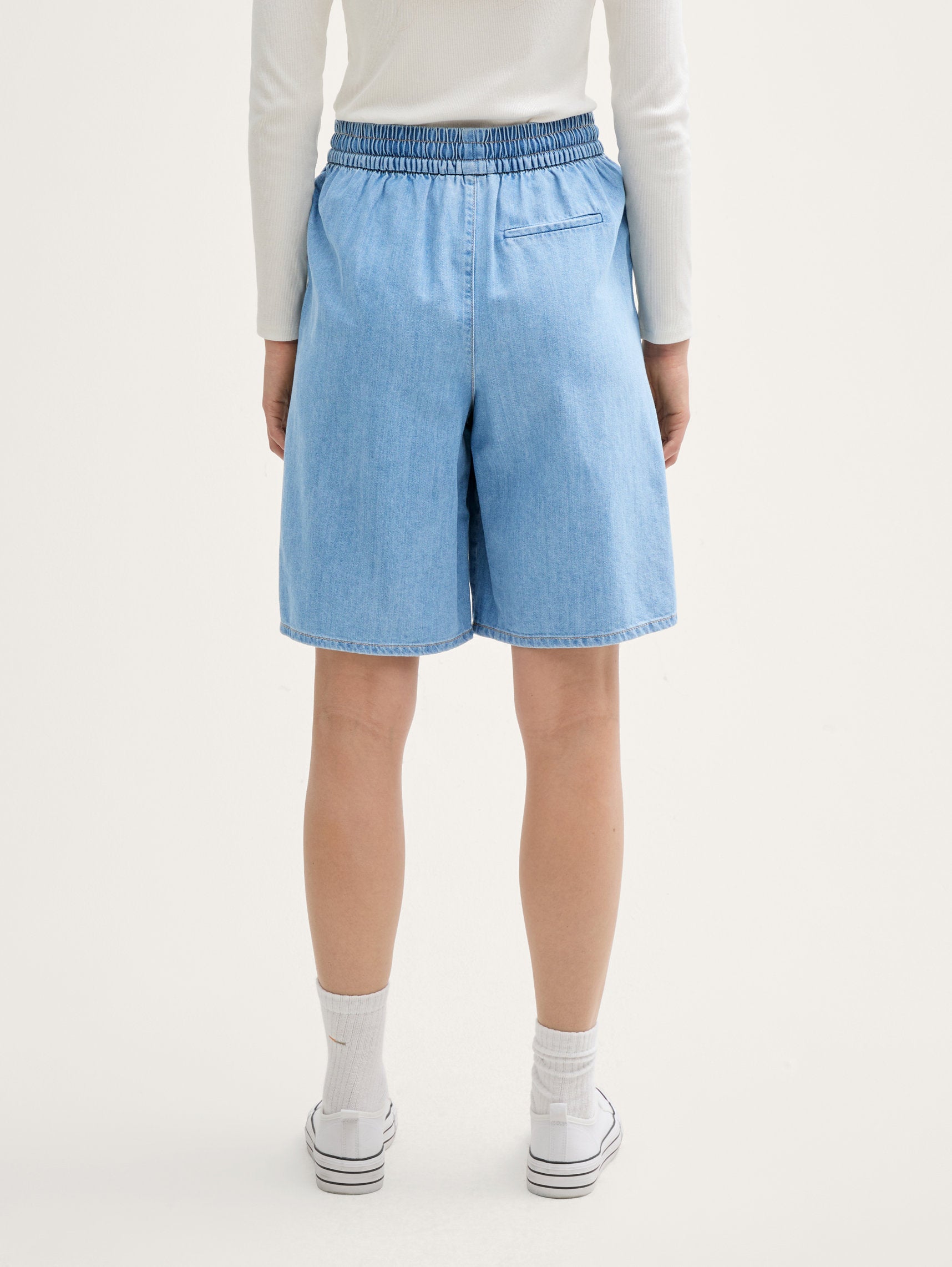 Tom Tailor_Relaxed Bermuda Jeans Shorts_1046701_10117_02