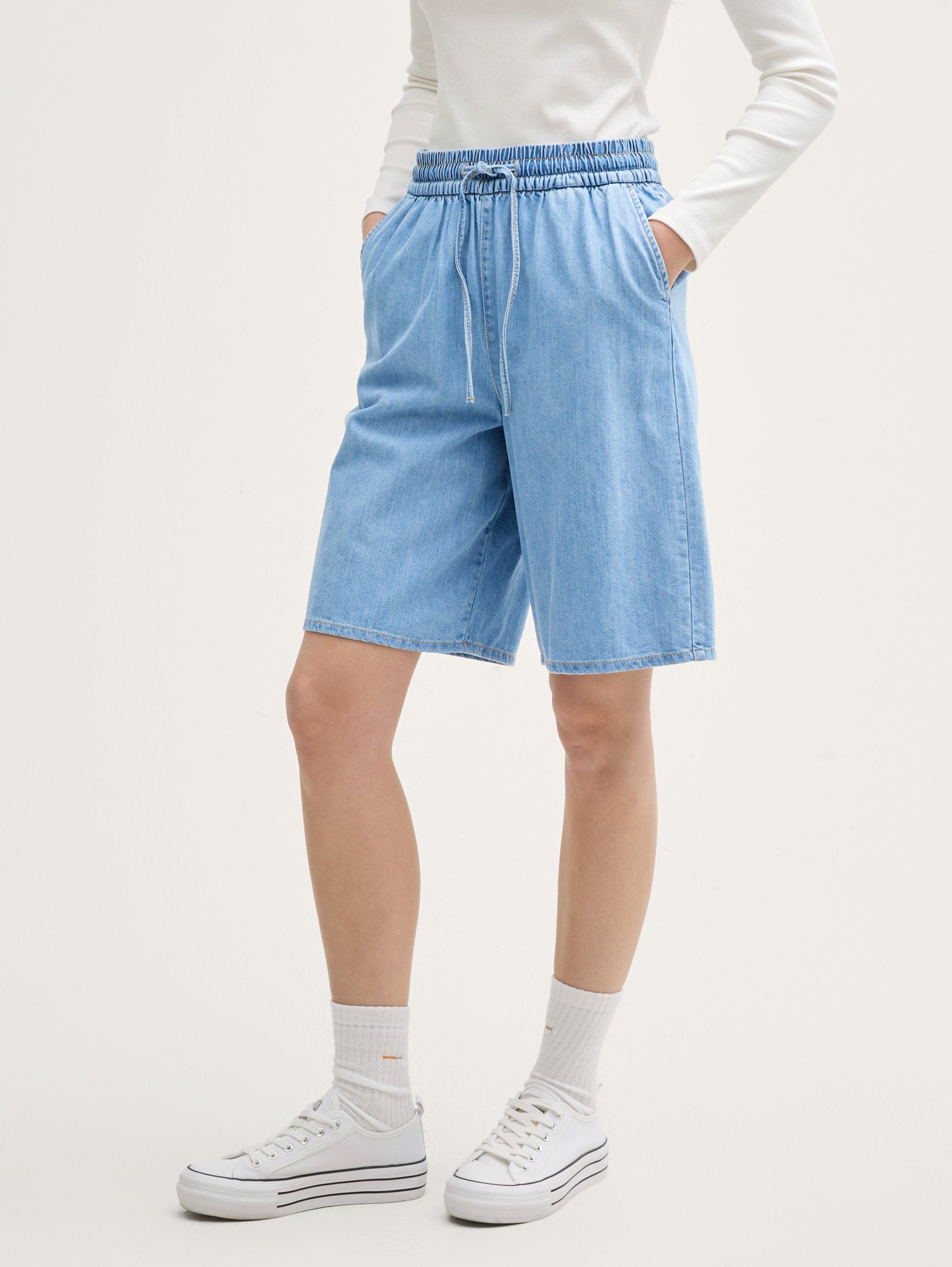 Tom Tailor_Relaxed Bermuda Jeans Shorts_1046701_10117_04