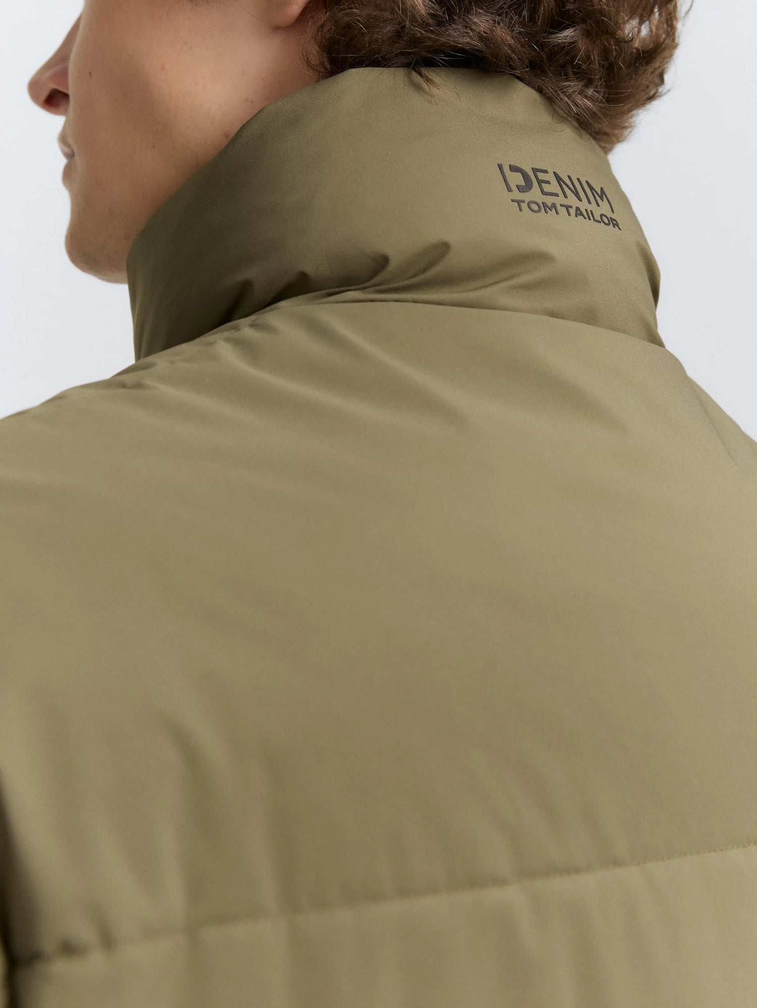 Tom Tailor_0_Lightweight Puffer Jacket with Stand-Up Collar_1046902_11848_05