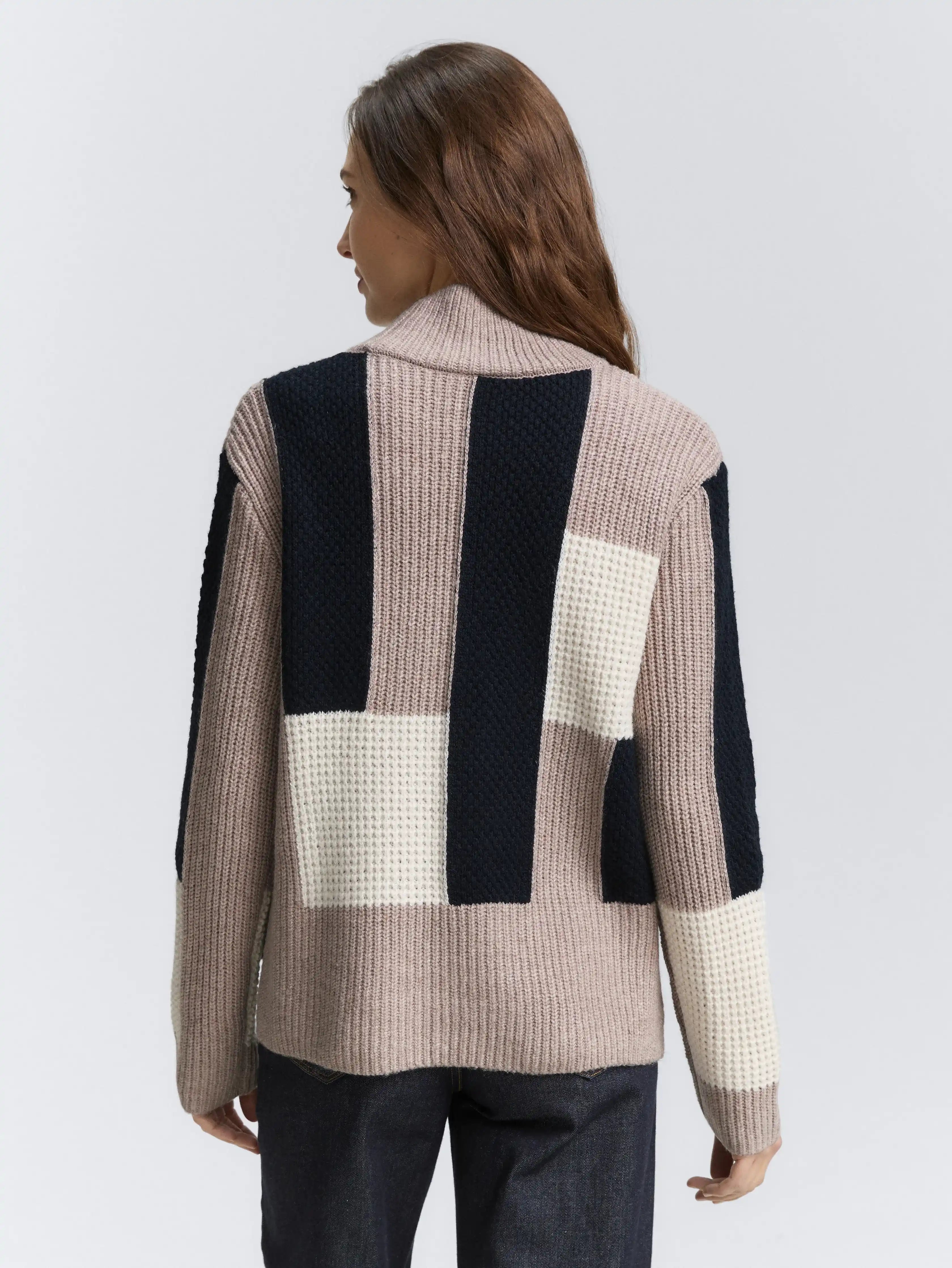 Tom Tailor_0_Loose Fit Knitted Jumper with Colour Blocking_1047706_38717_04
