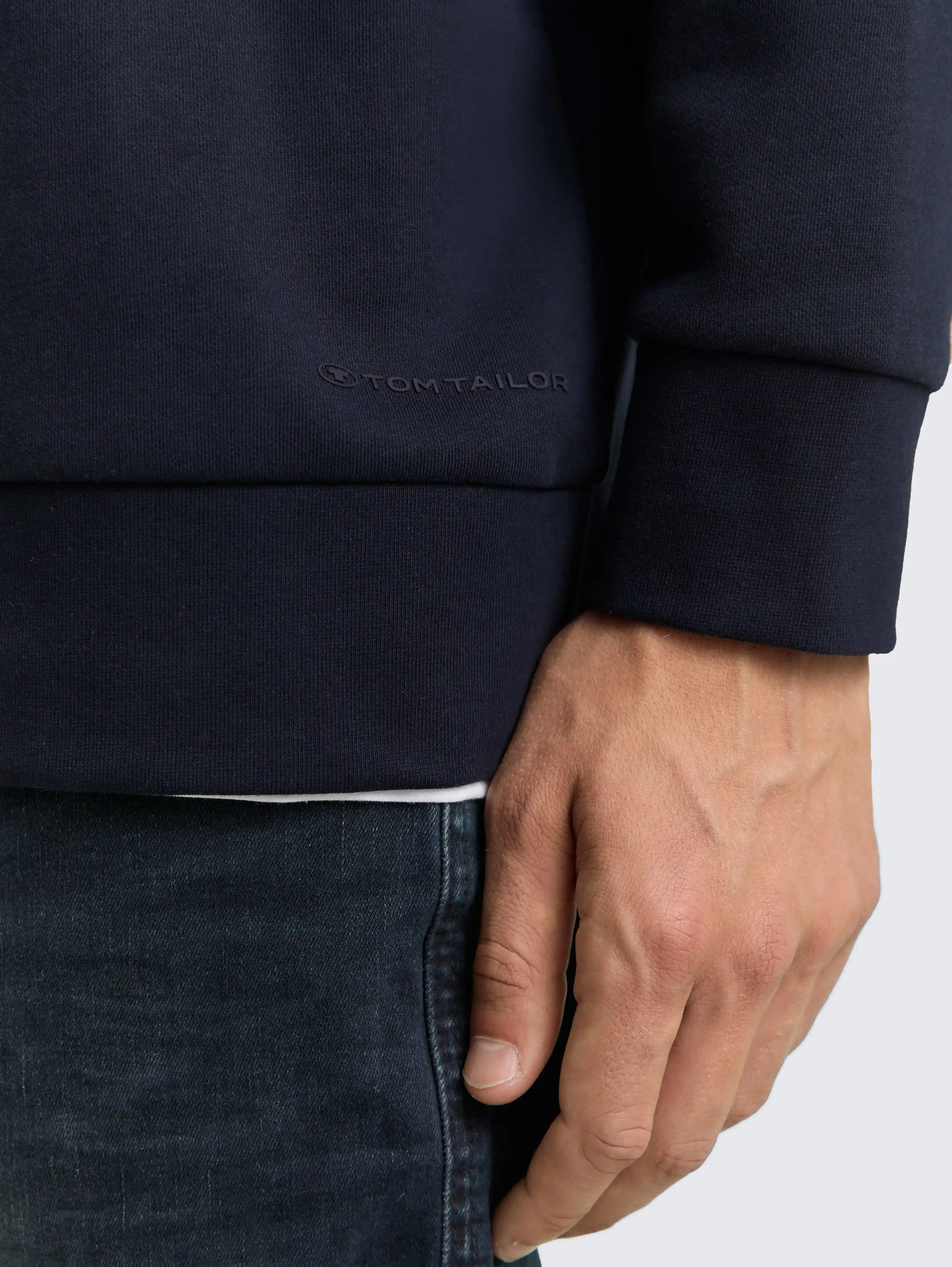 Tom Tailor_0_Basic Sweatshirt in Plain Colours_1047826_10668_05