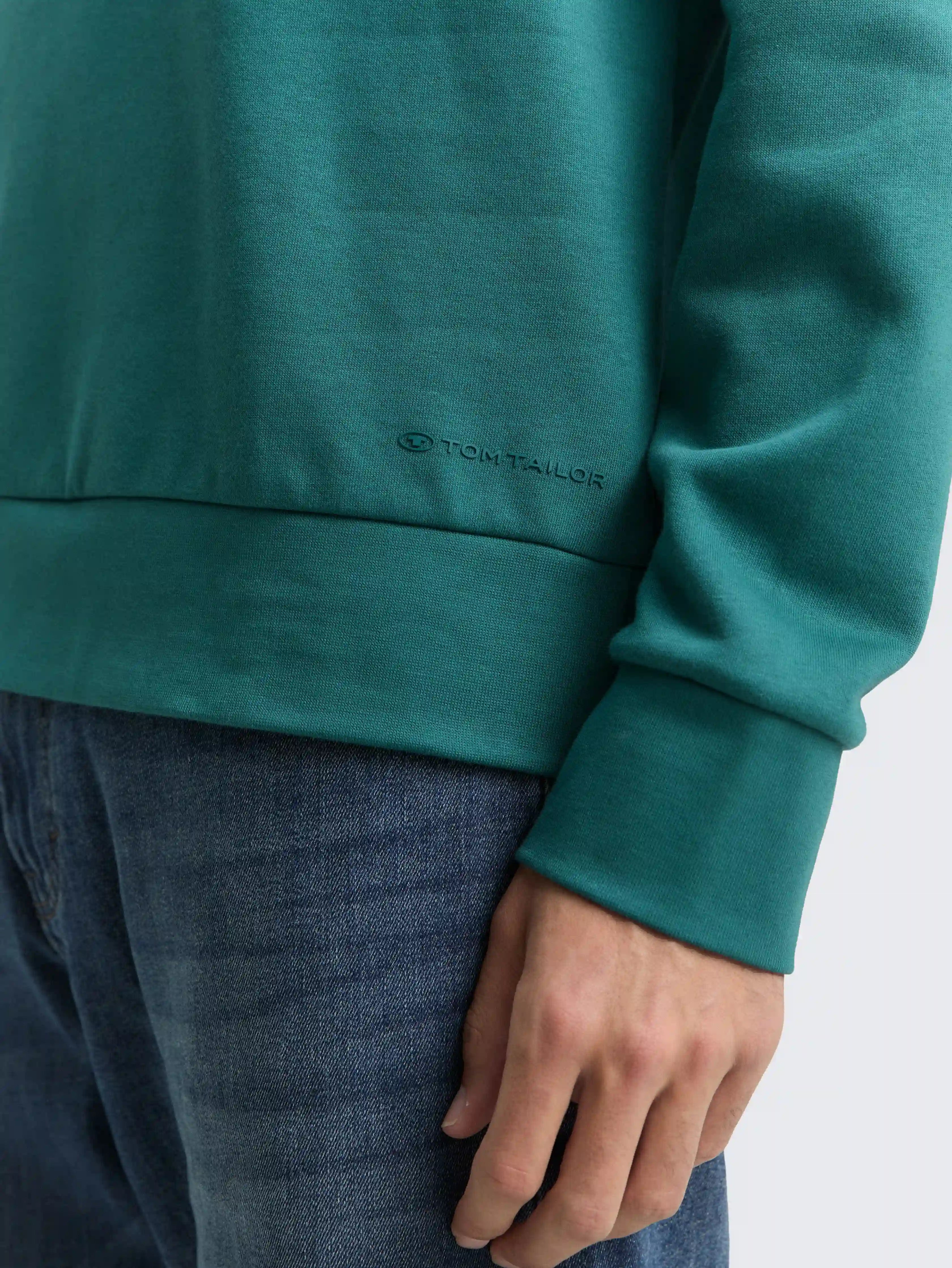 Tom Tailor_0_Basic Sweatshirt in Plain Colours_1047826_14171_05