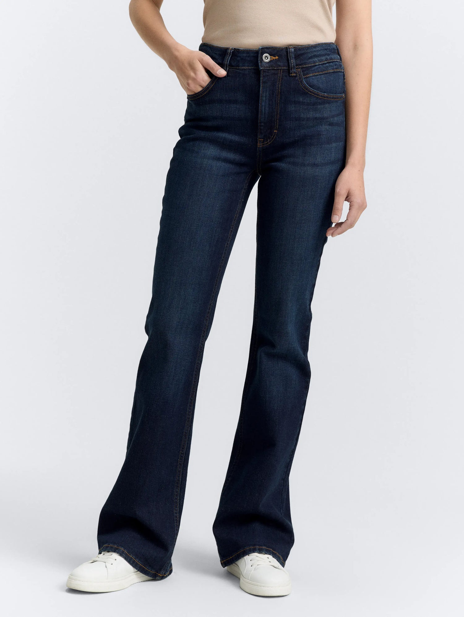 Tom Tailor_0_Ttstella Bootcut Jeans with Stretch_1047842_10136_05