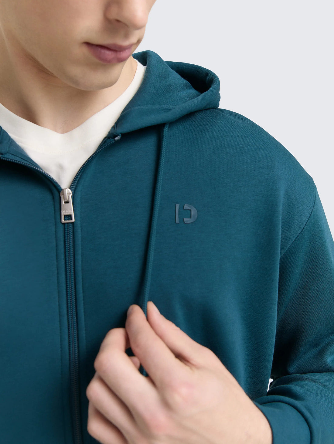 Tom Tailor_0_Hoodie Sweatshirt Jacket with Logo Print_1048078_21179_05