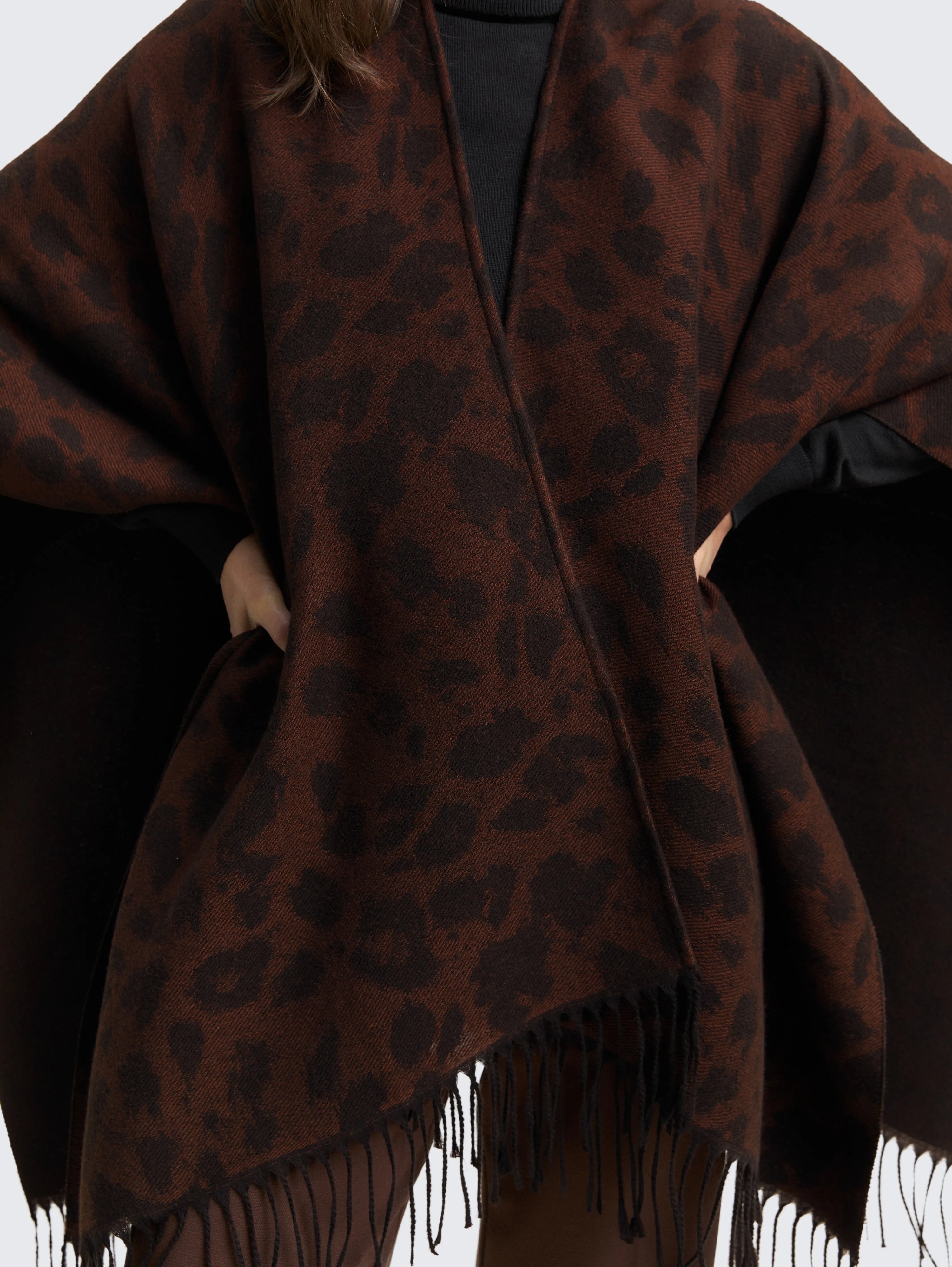 Tom Tailor_0_Cape with Leopard Print_1048660_39039_04
