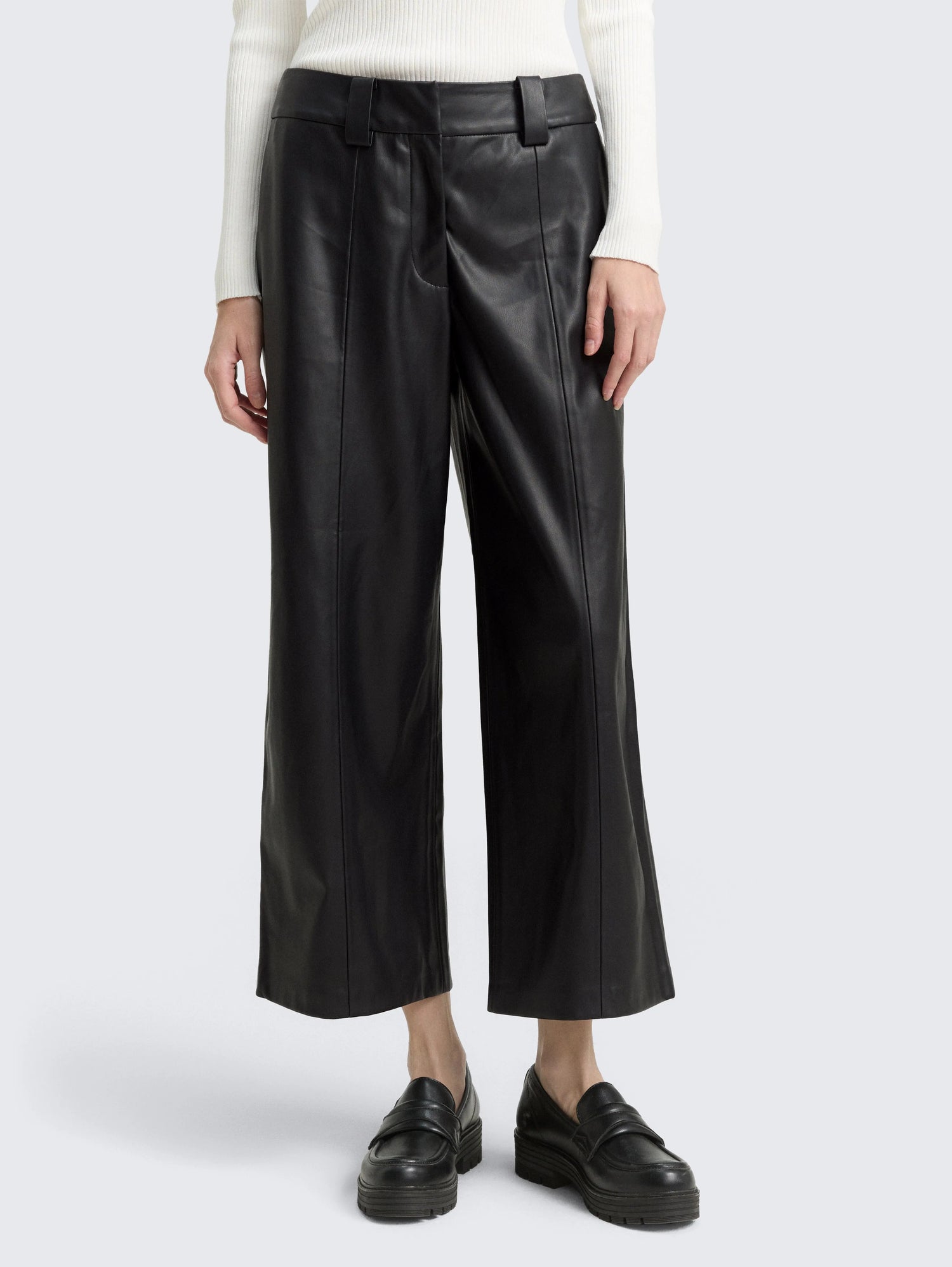 Tom Tailor_Gray_Culotte Trousers in Leather Look_1048846_14482_05