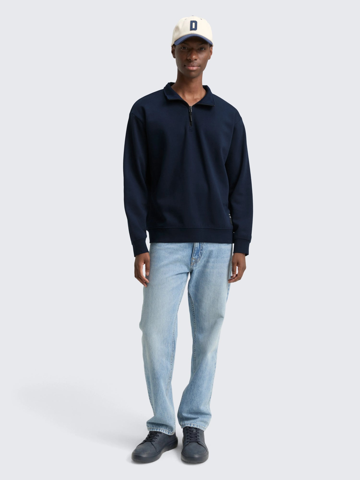 Tom Tailor_0_Troyer Sweatshirt with Logo Badge_1049013_10668_02