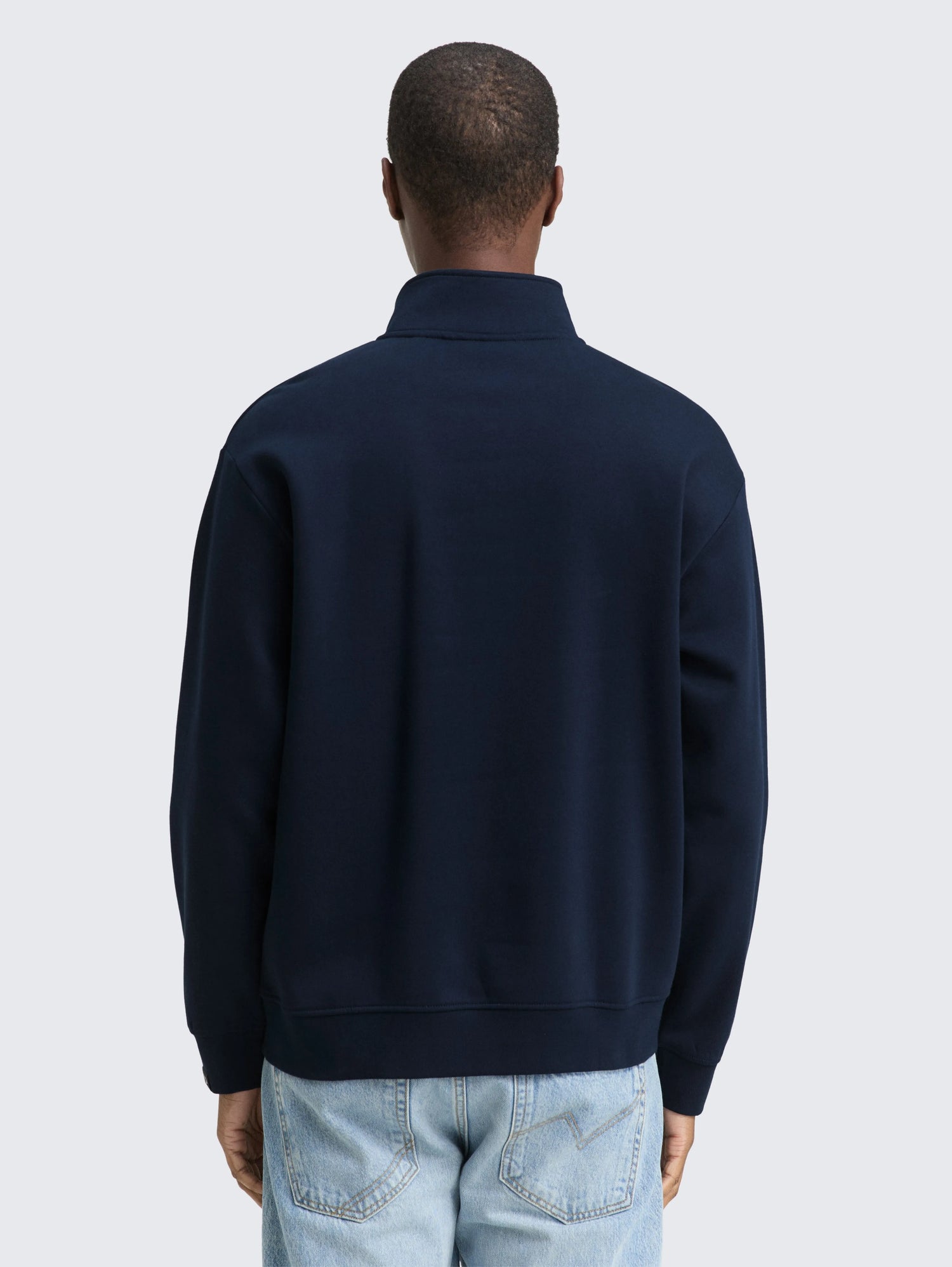 Tom Tailor_0_Troyer Sweatshirt with Logo Badge_1049013_10668_03