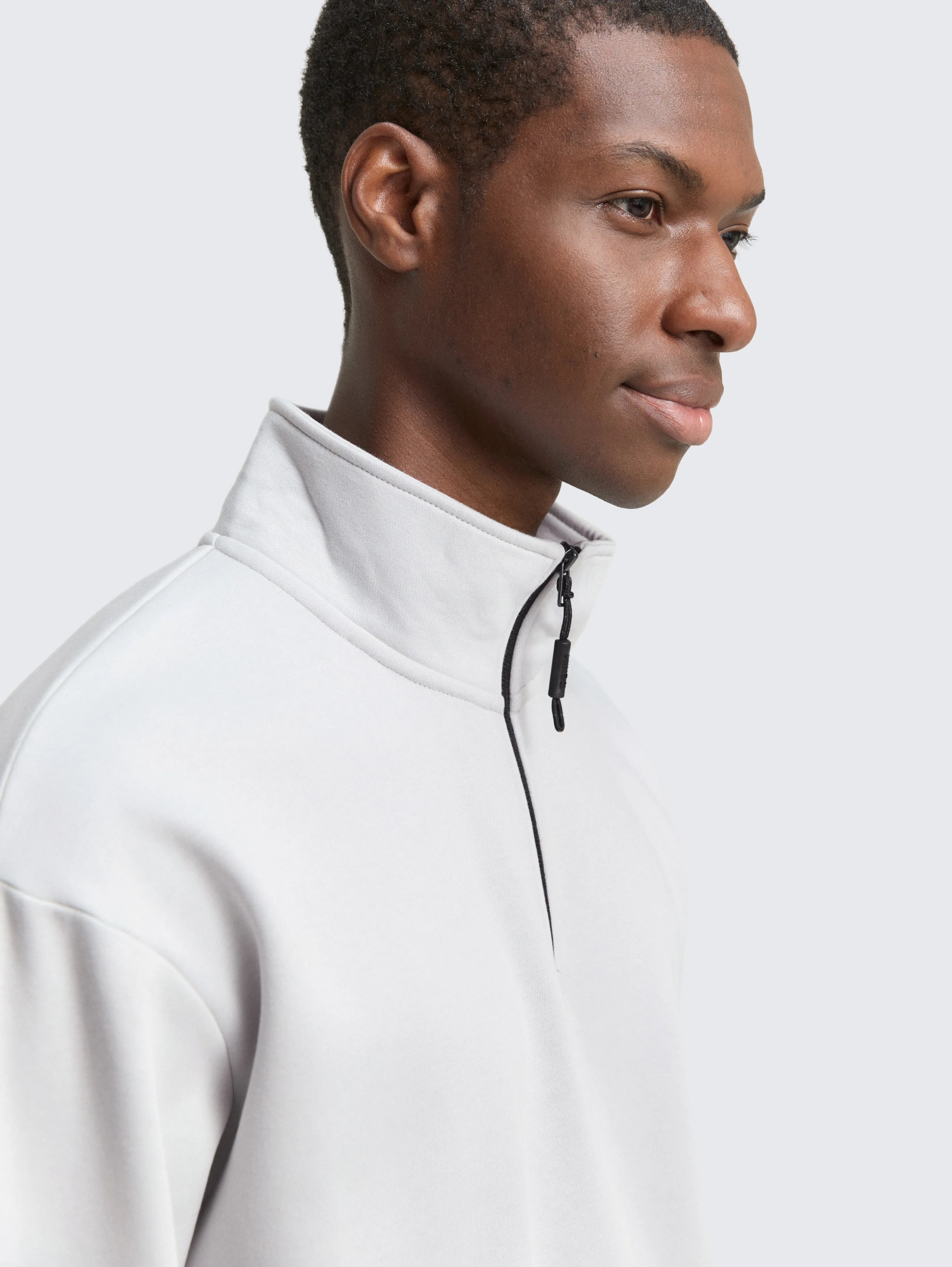 Tom Tailor_0_Troyer Sweatshirt with Logo Badge_1049013_15277_05