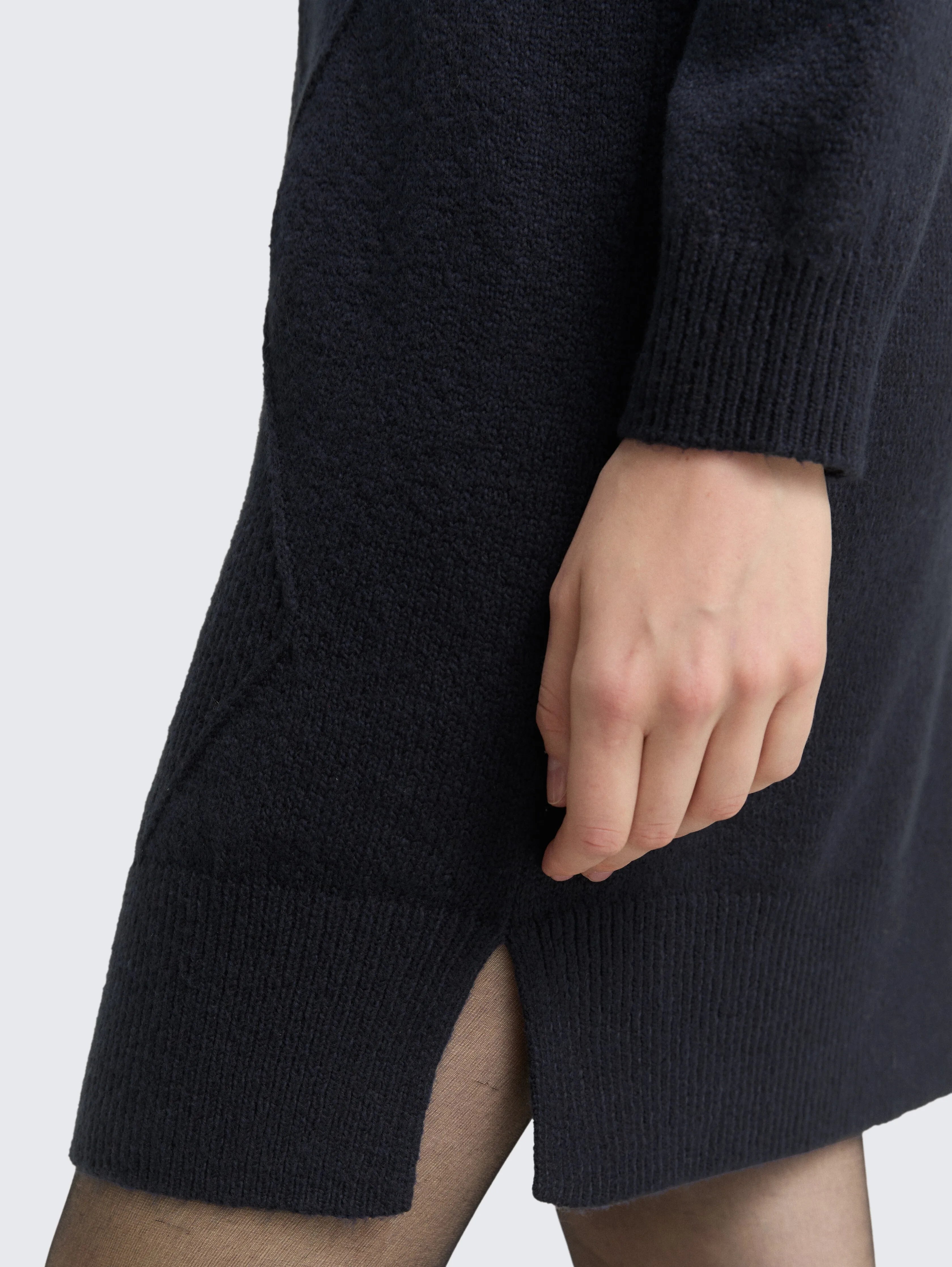 Tom Tailor_White_Loose Fit Knitted Dress_1049141_10668_05