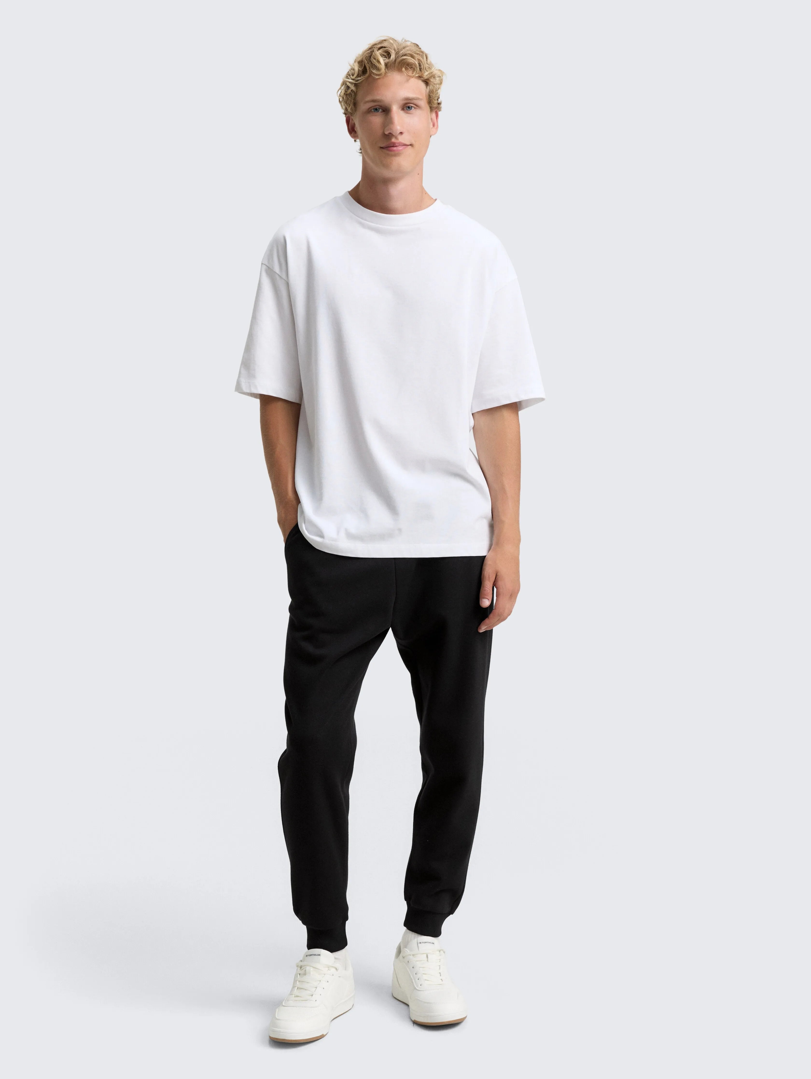 Tom Tailor_0_Jogging Trousers with Drawstring_1049277_29999_01