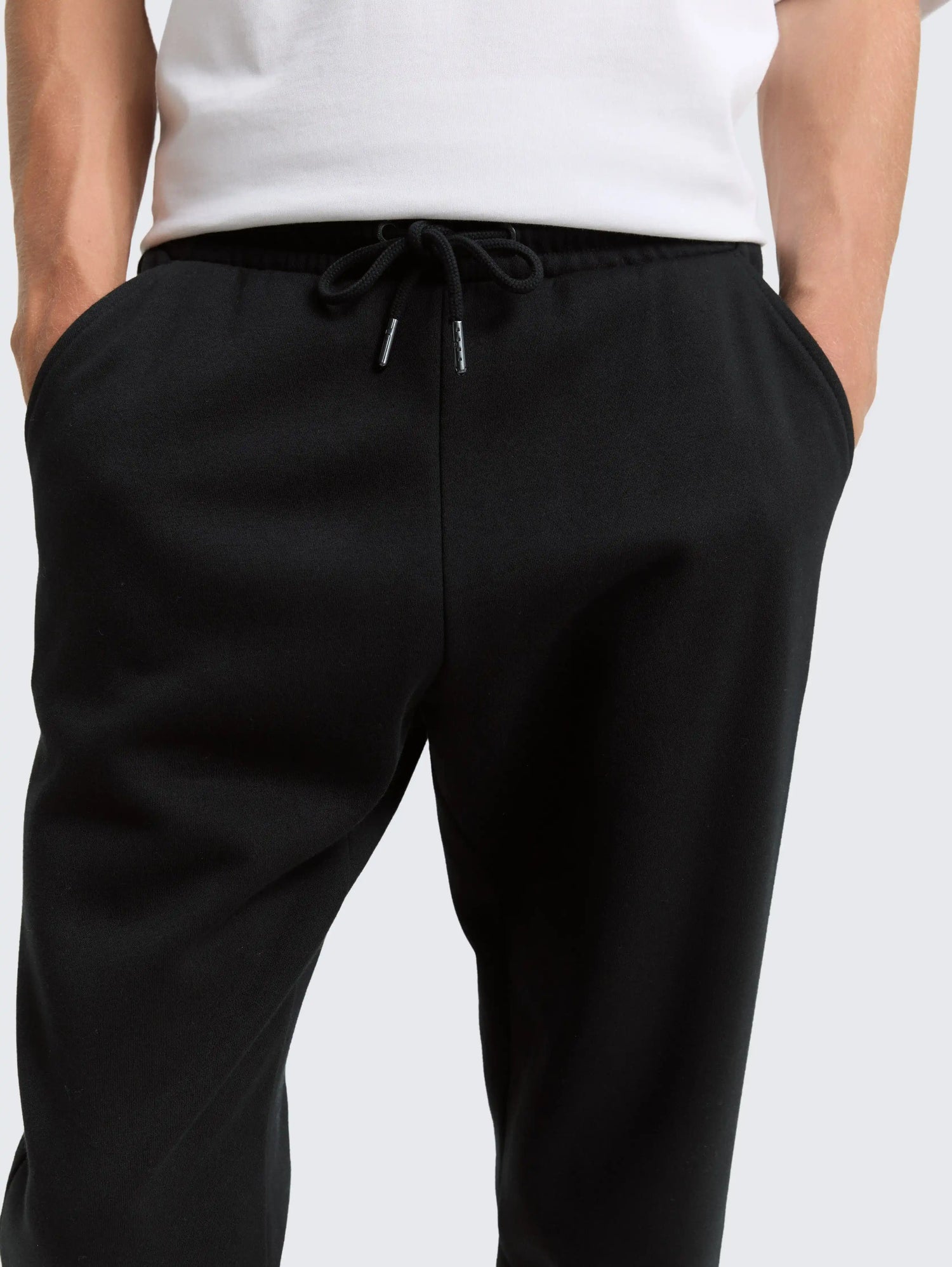 Tom Tailor_0_Jogging Trousers with Drawstring_1049277_29999_04