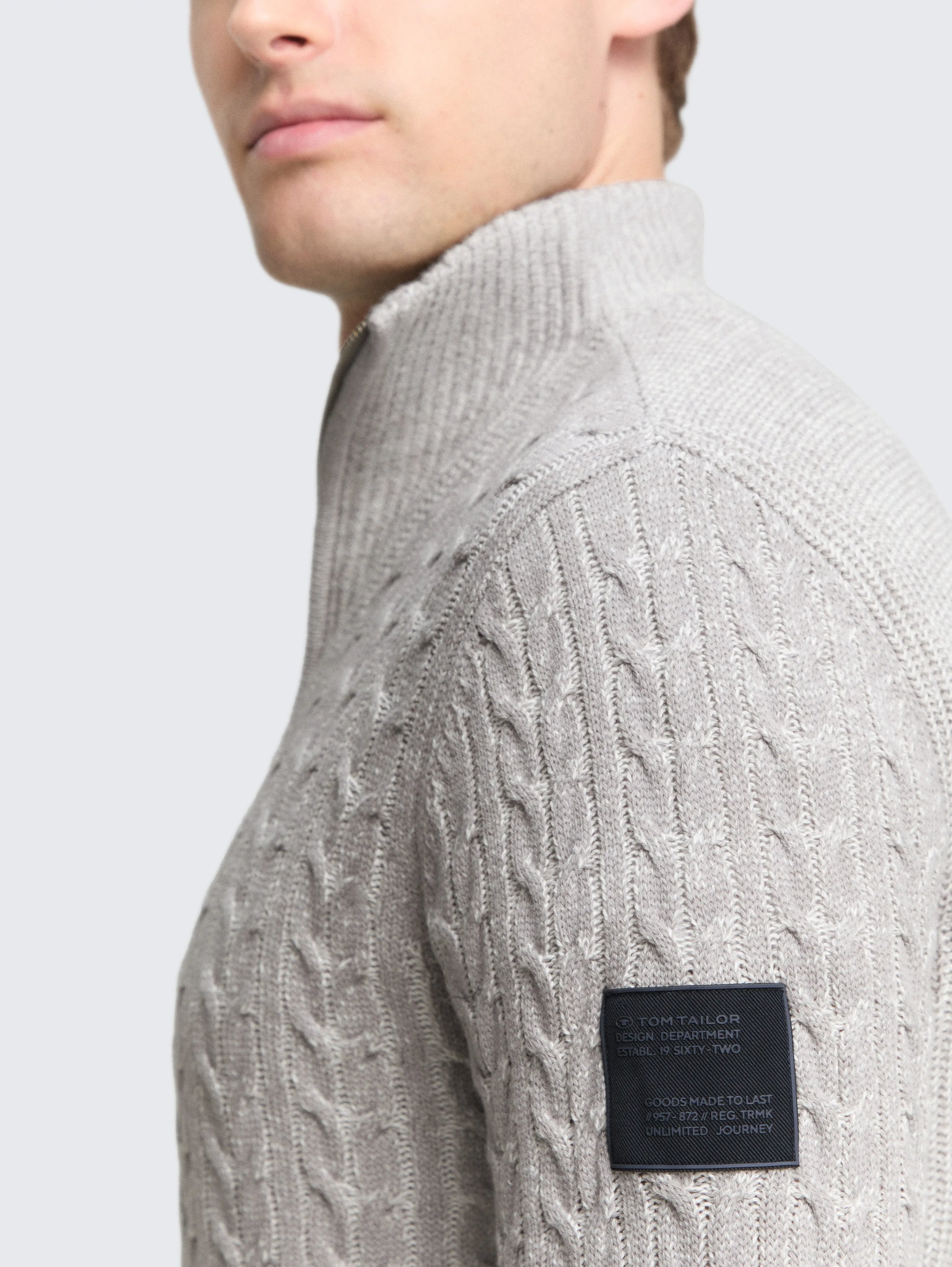 Tom Tailor_Gray_Troyer Knitted Jumper with Cable Knit_1049370_39407_05